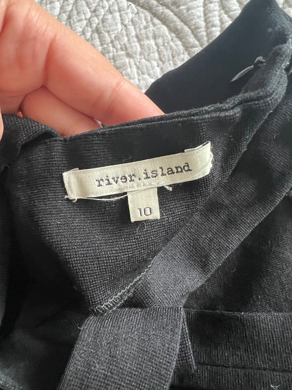 Cropped black top
