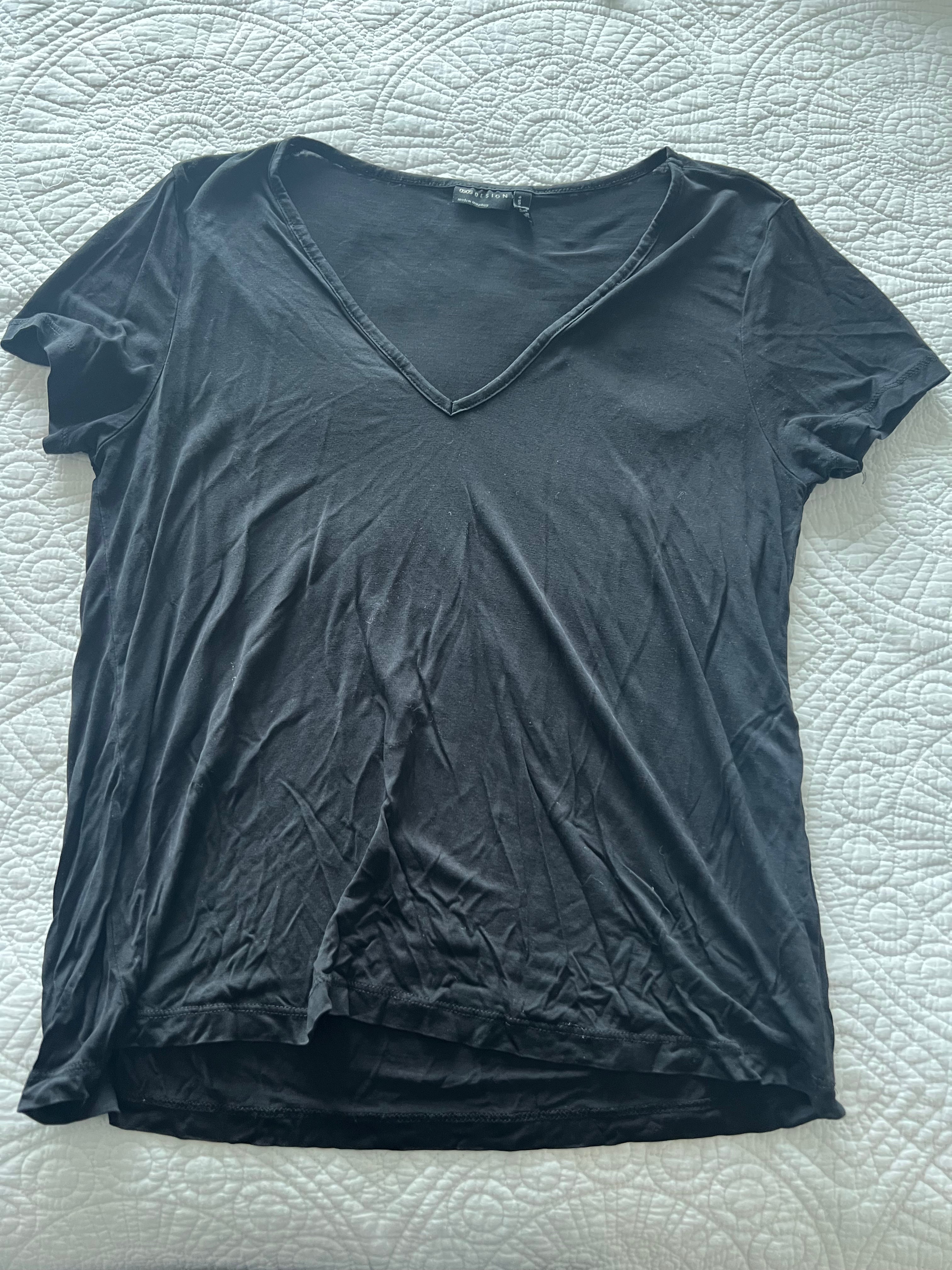 Black t-shirt