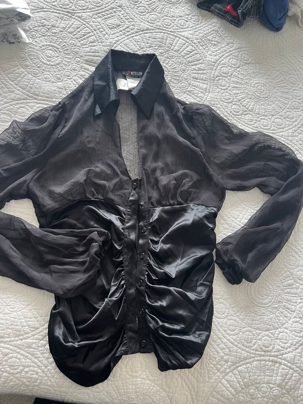 Black scrunched shirt