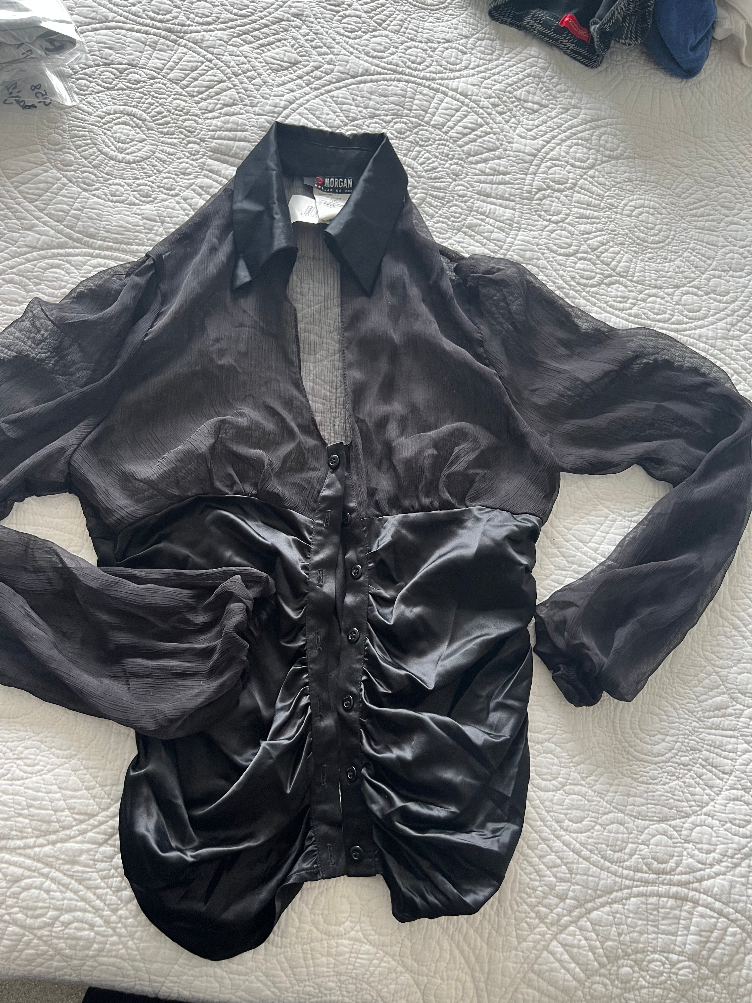 Black scrunched shirt