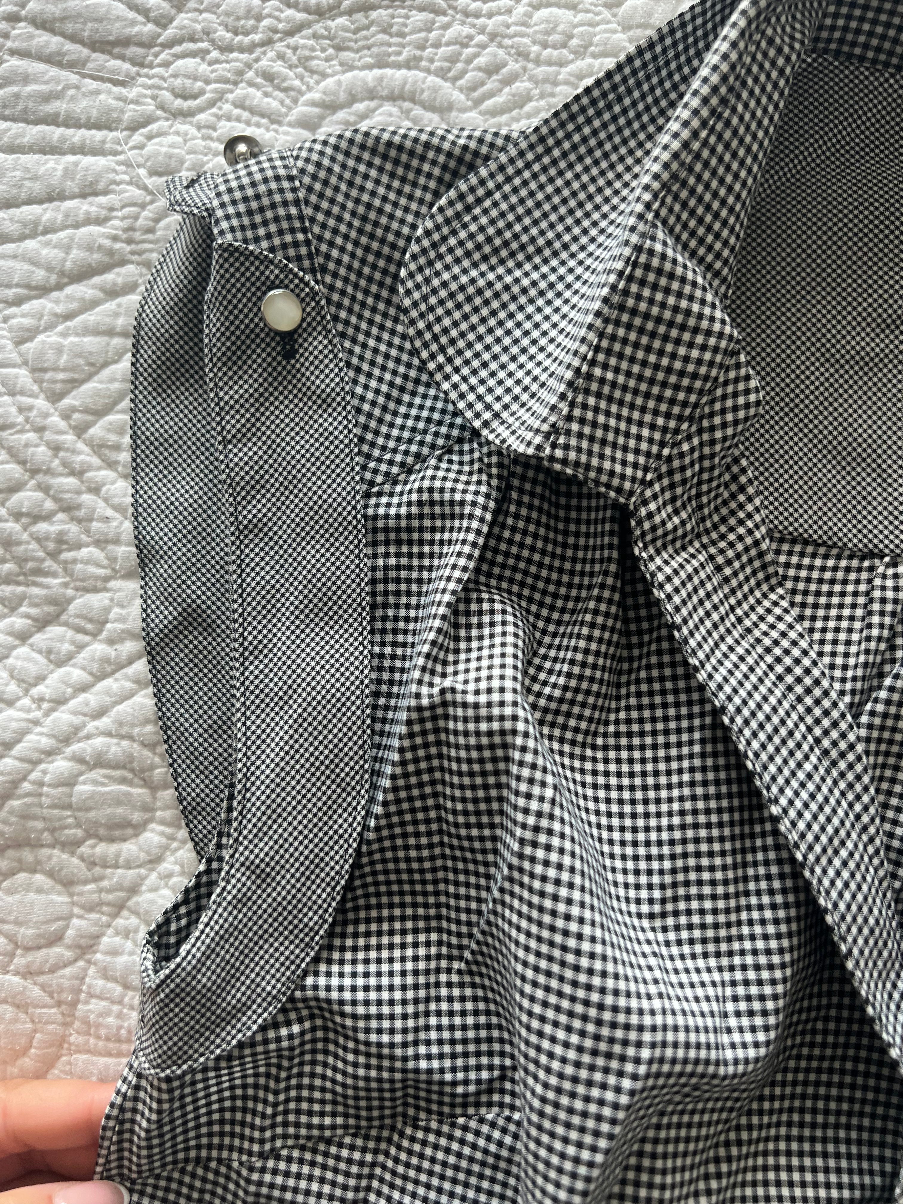 Grey sleeveless shirt