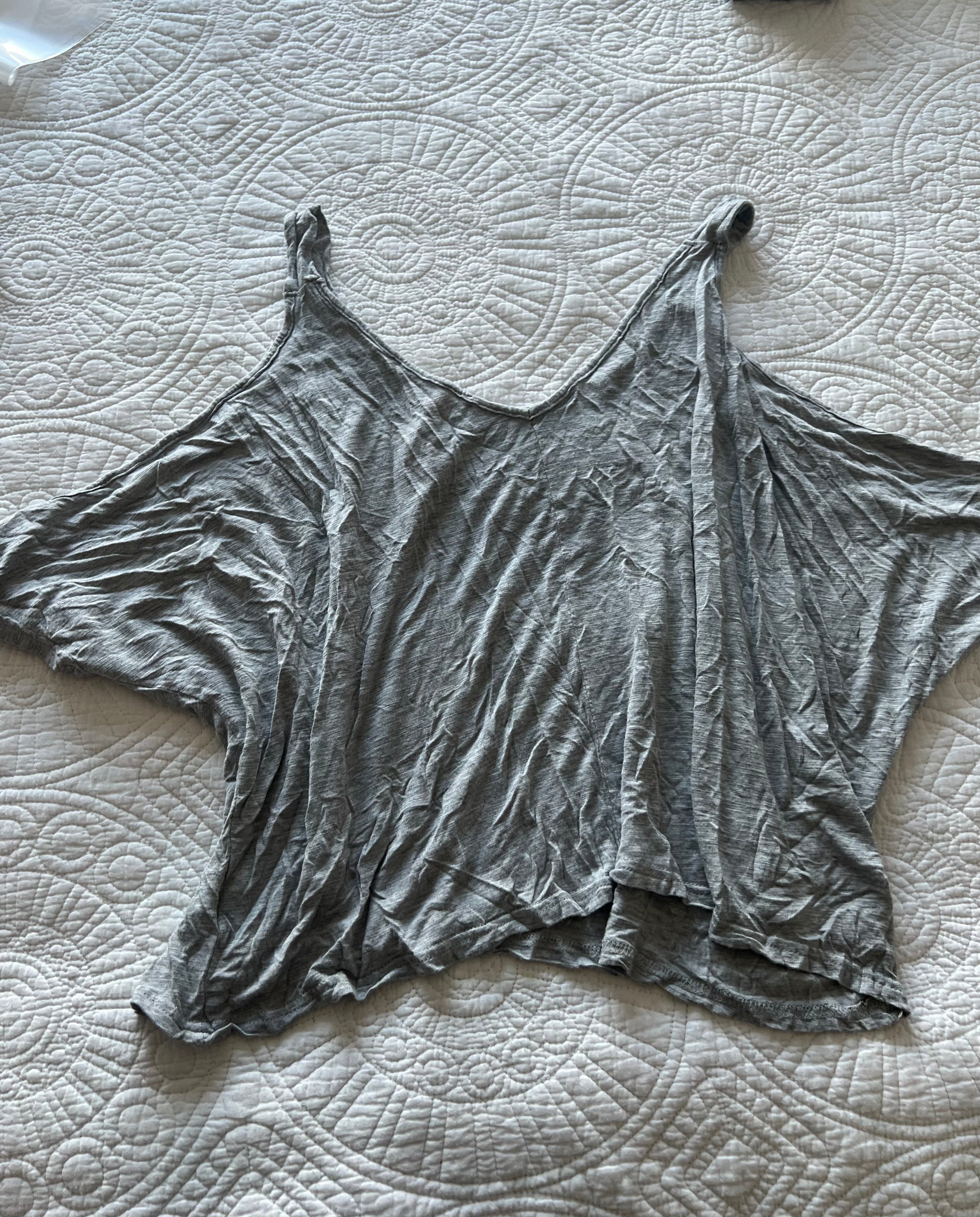 Asymmetrical gret flowy top