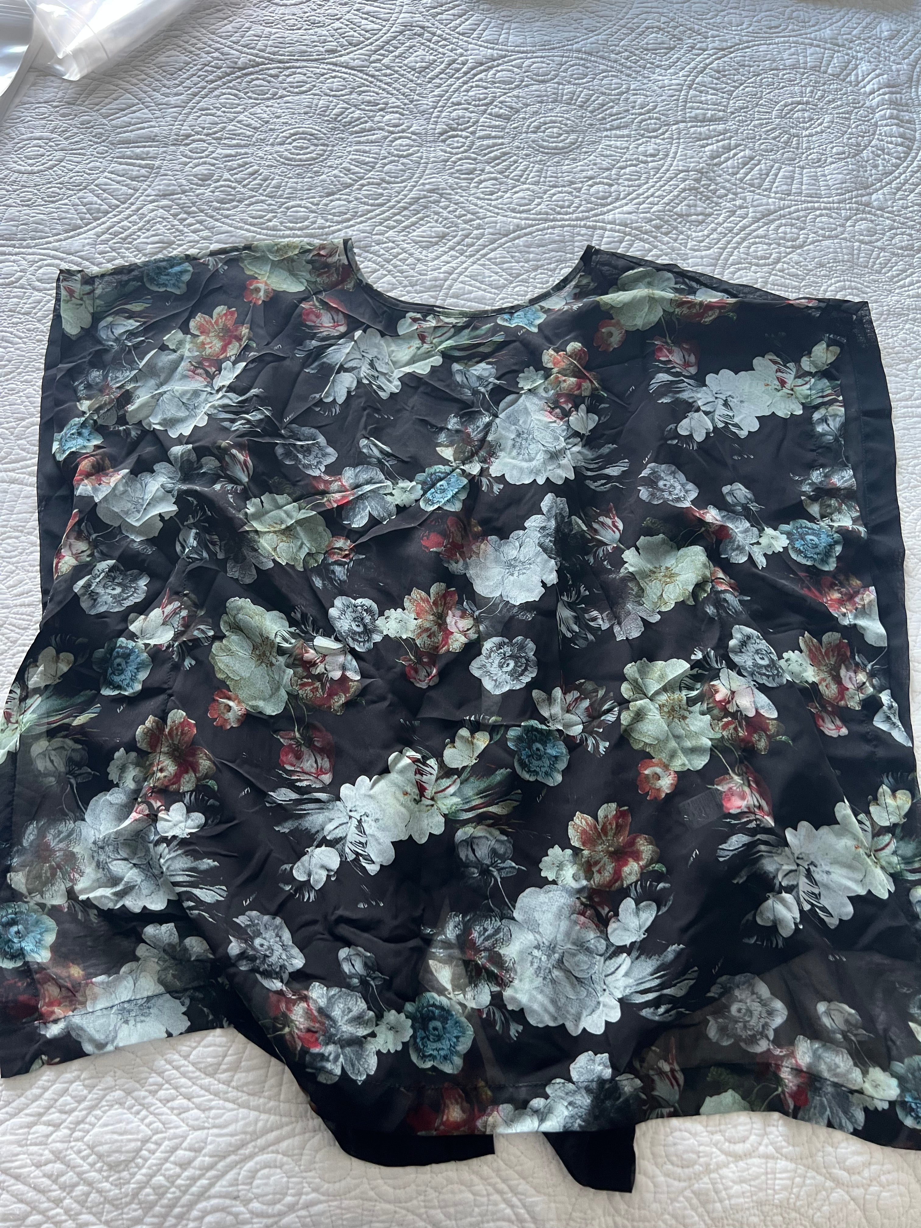 Flower pattern bikini cover
