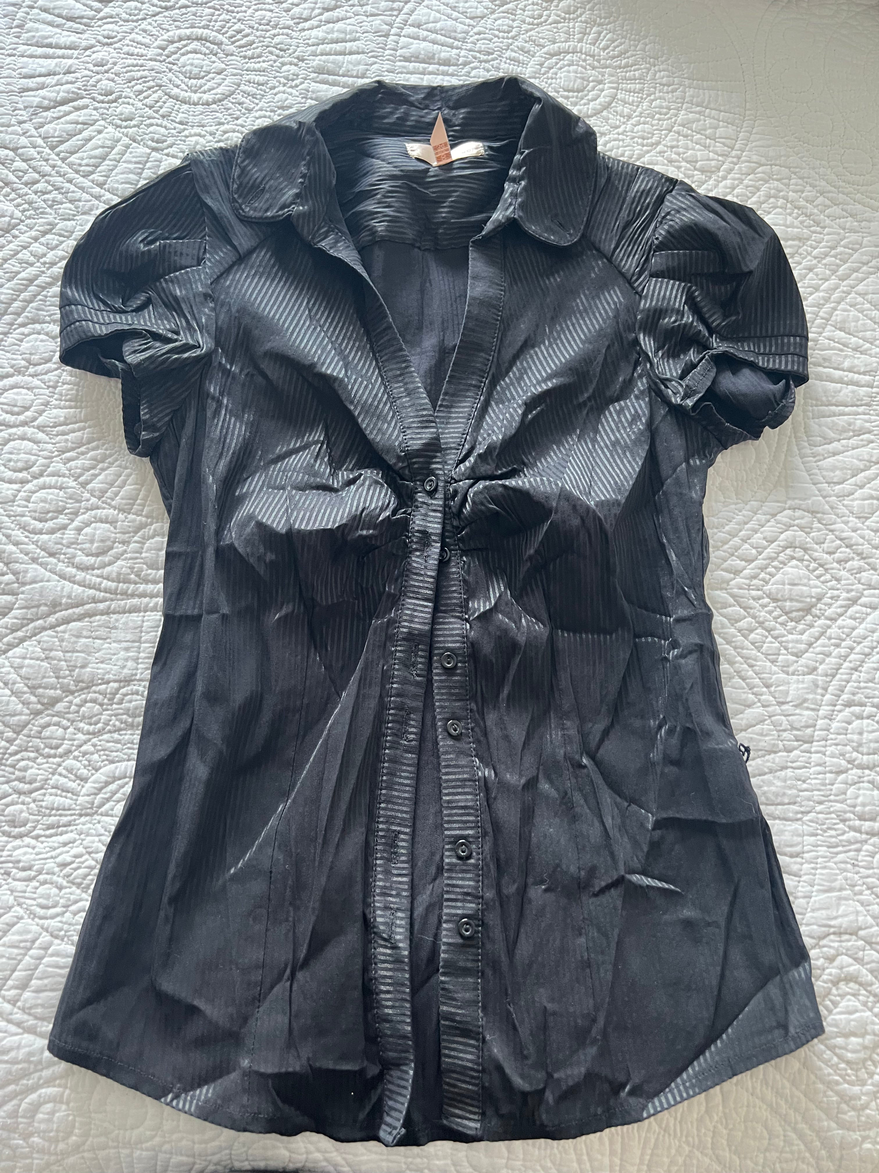 Black short sleeve shirt