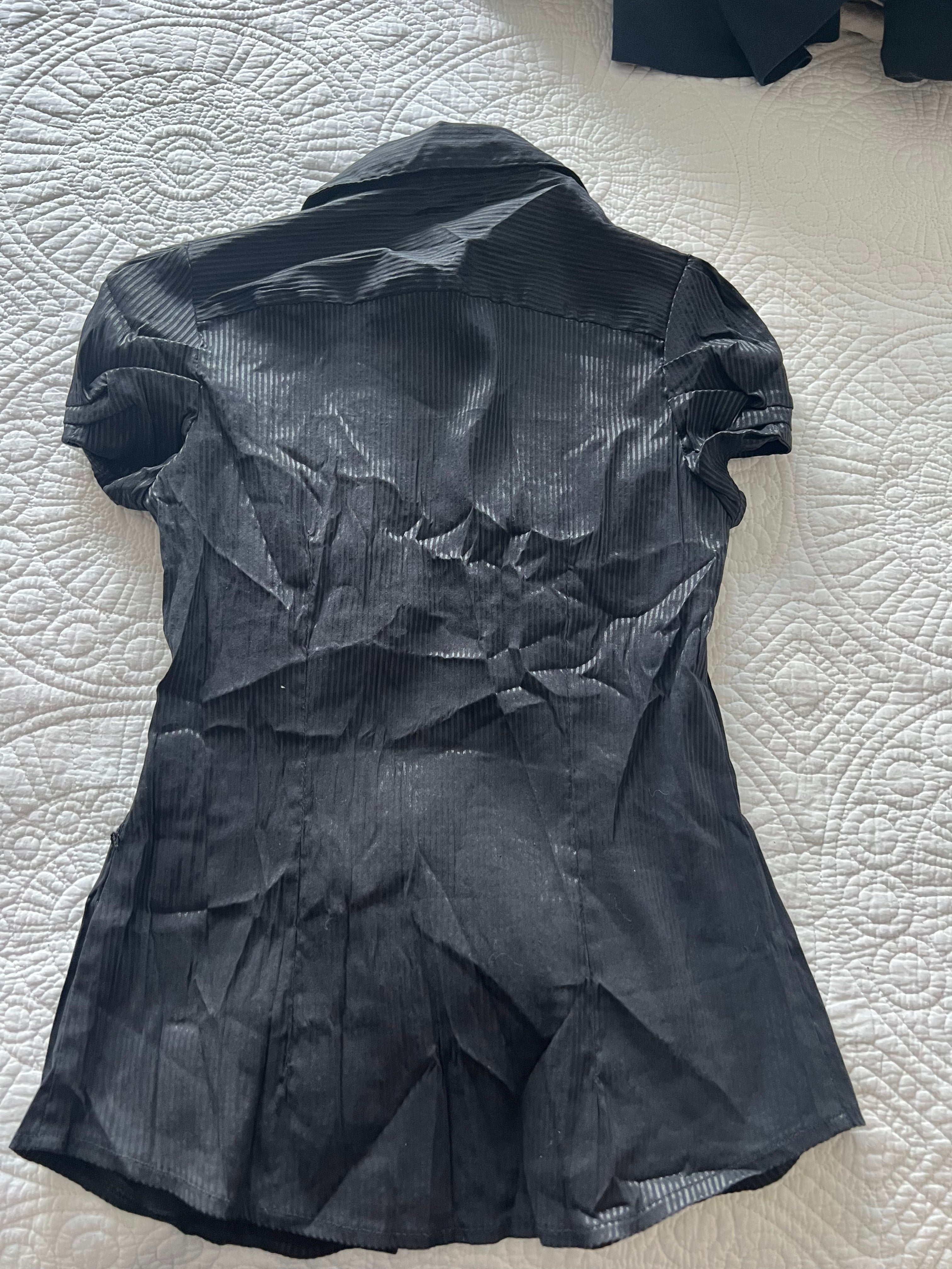 Black short sleeve shirt