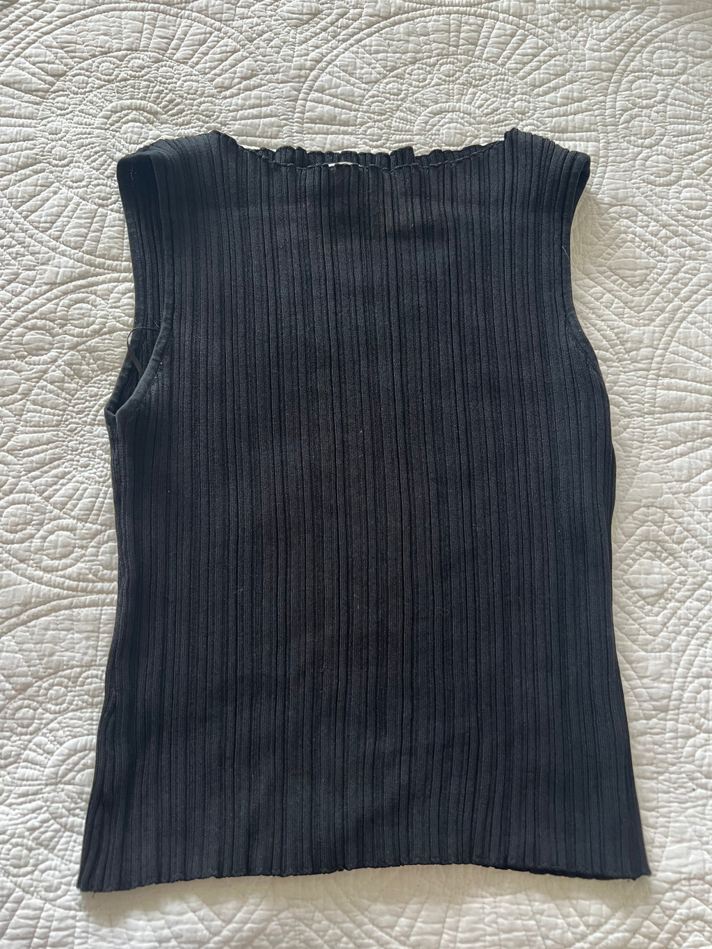 Black ribbed top