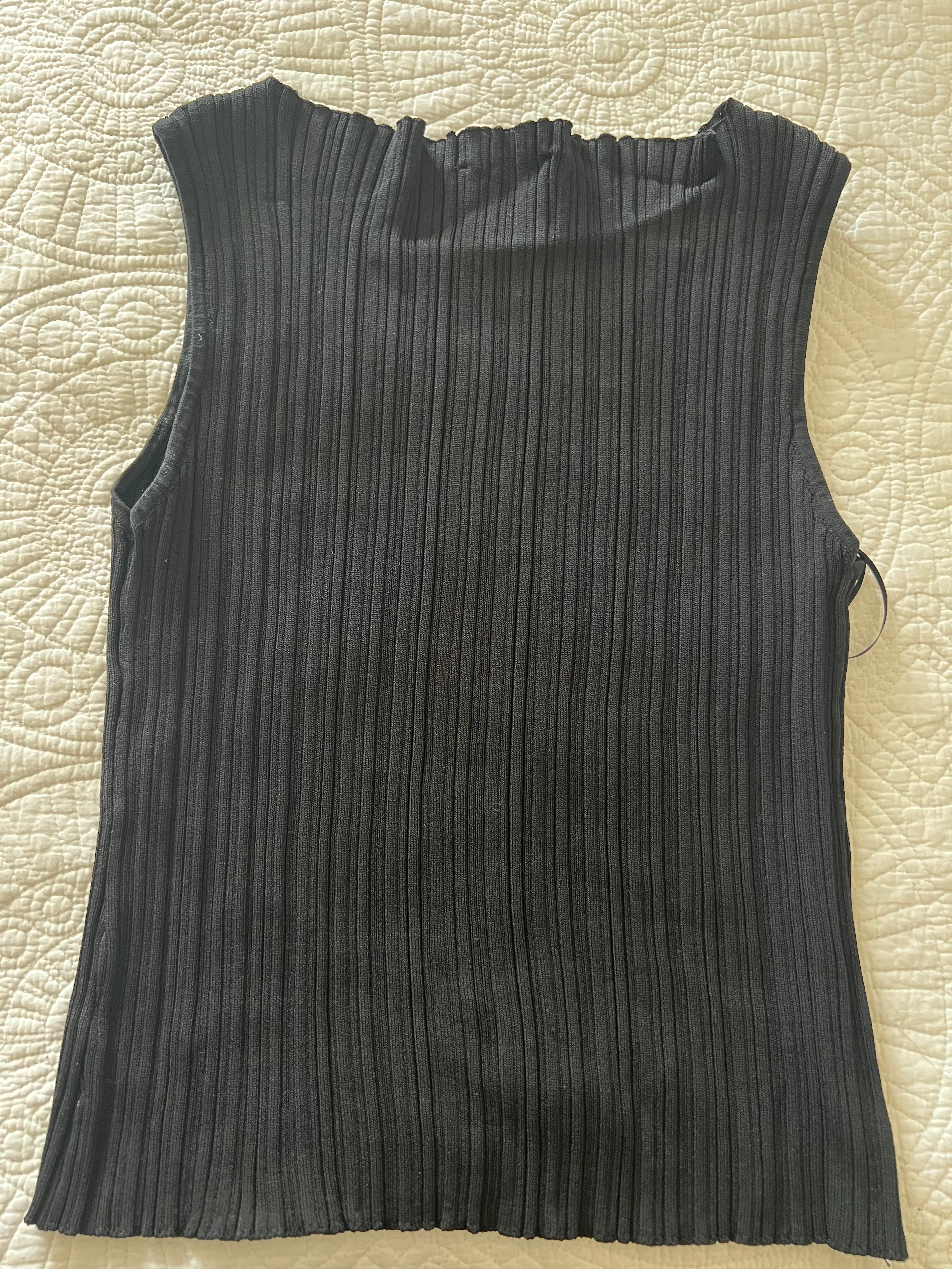 Black ribbed top