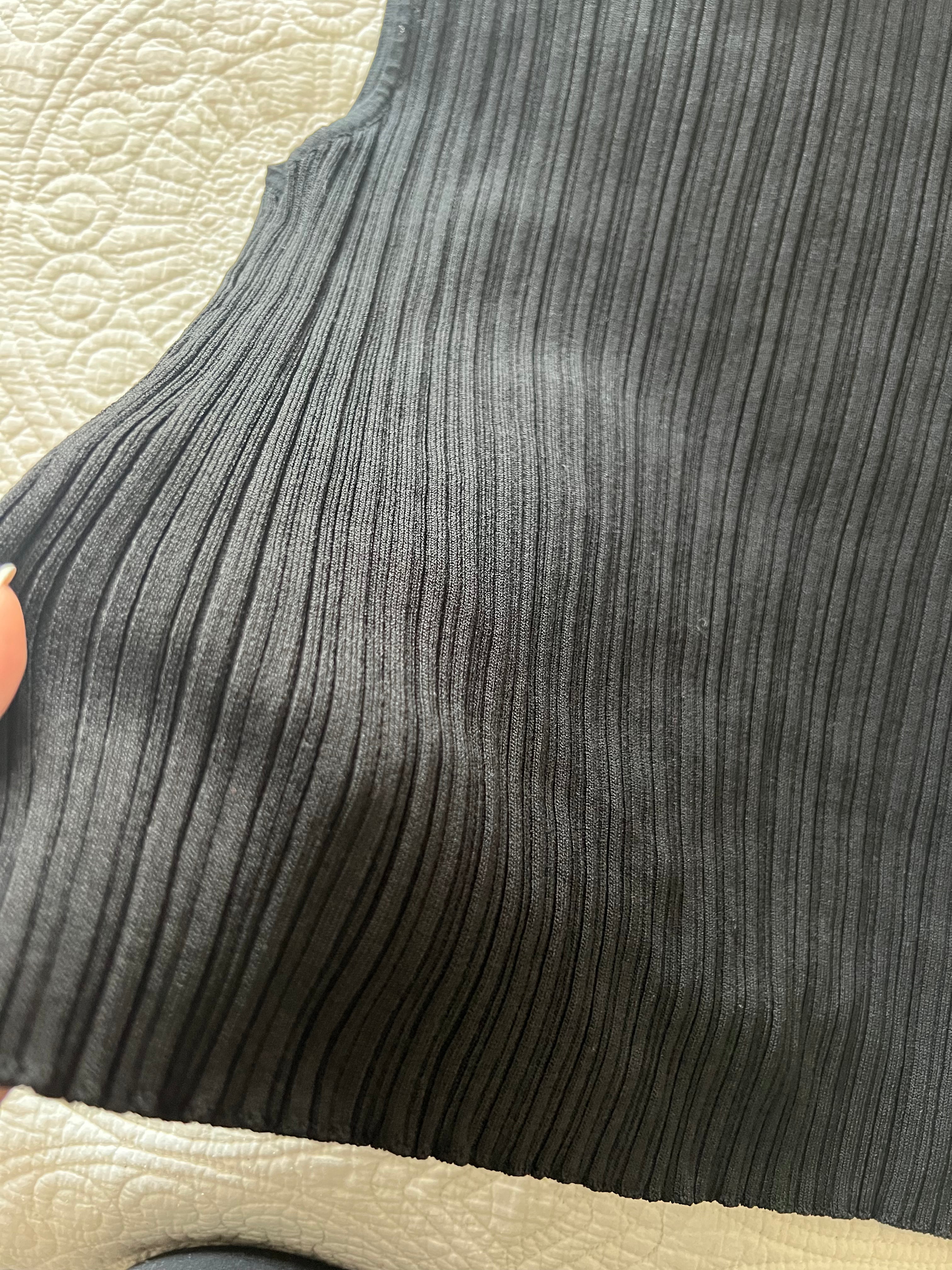 Black ribbed top