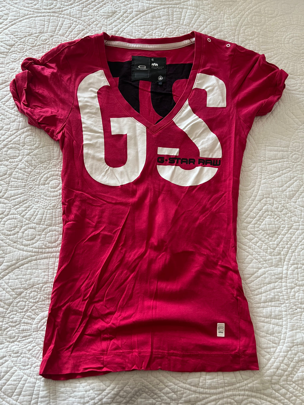 G star red, v neck t-shirt