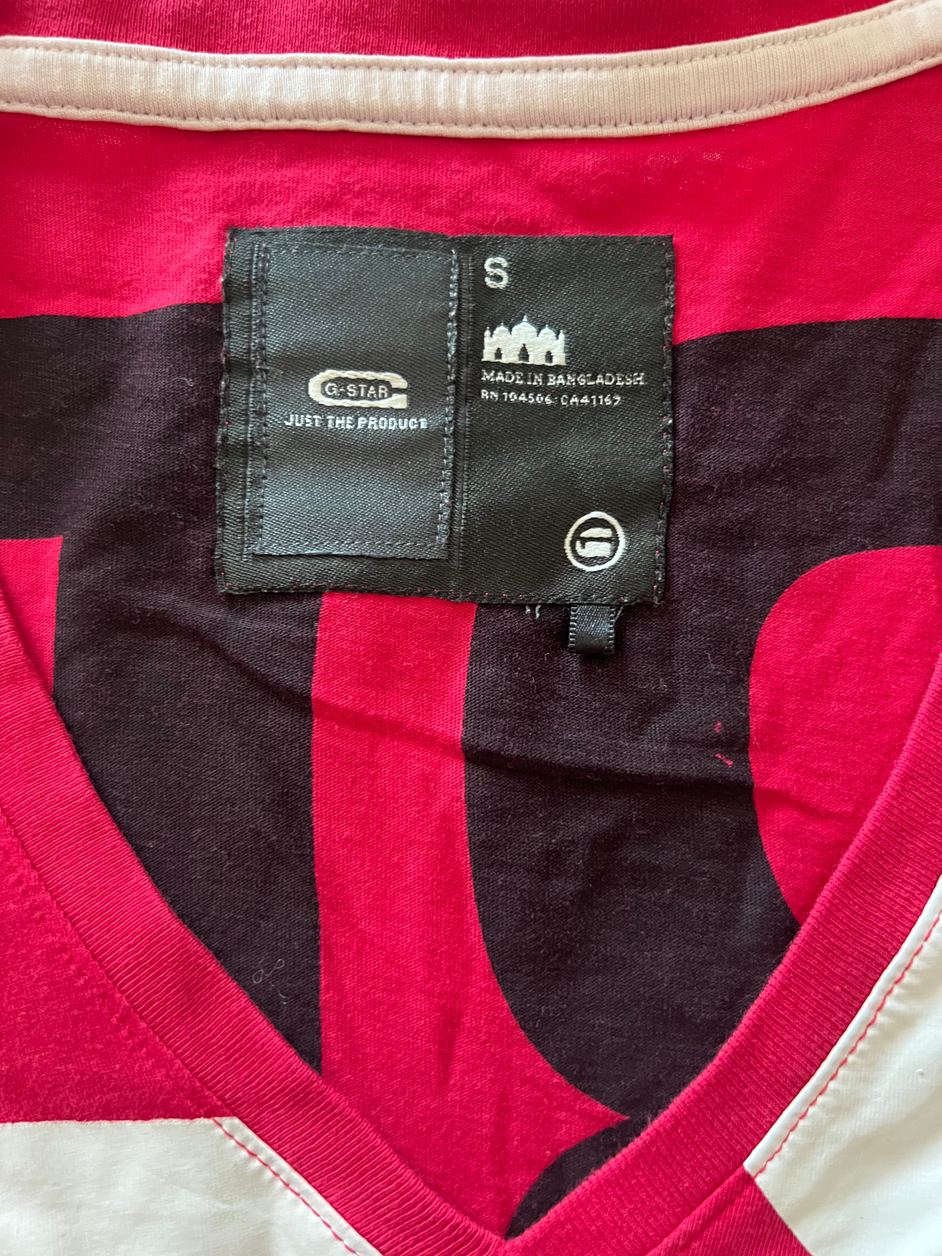 G star red, v neck t-shirt
