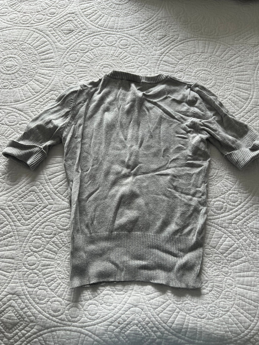 Quater sleeve grey jumper