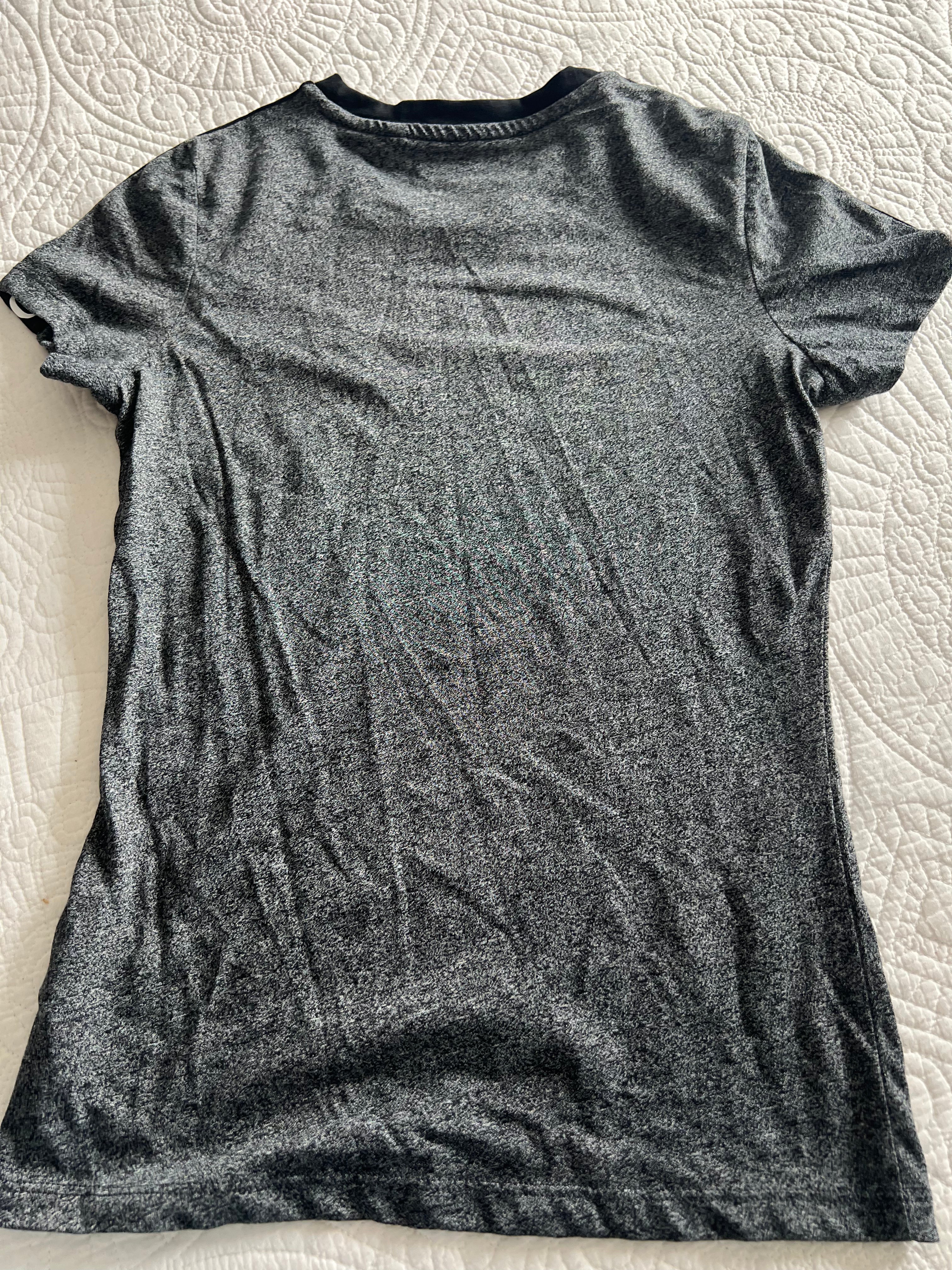 Guess grey top
