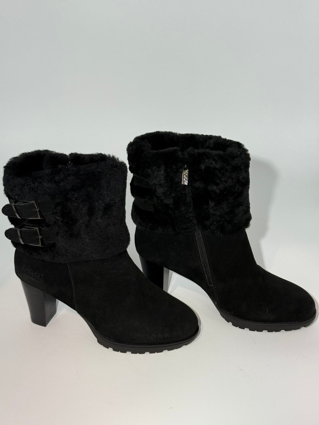 BRAND NEW UGG - AUSTRALIAN SHEPHERD BLACK BOOT HEELS WITH FUR