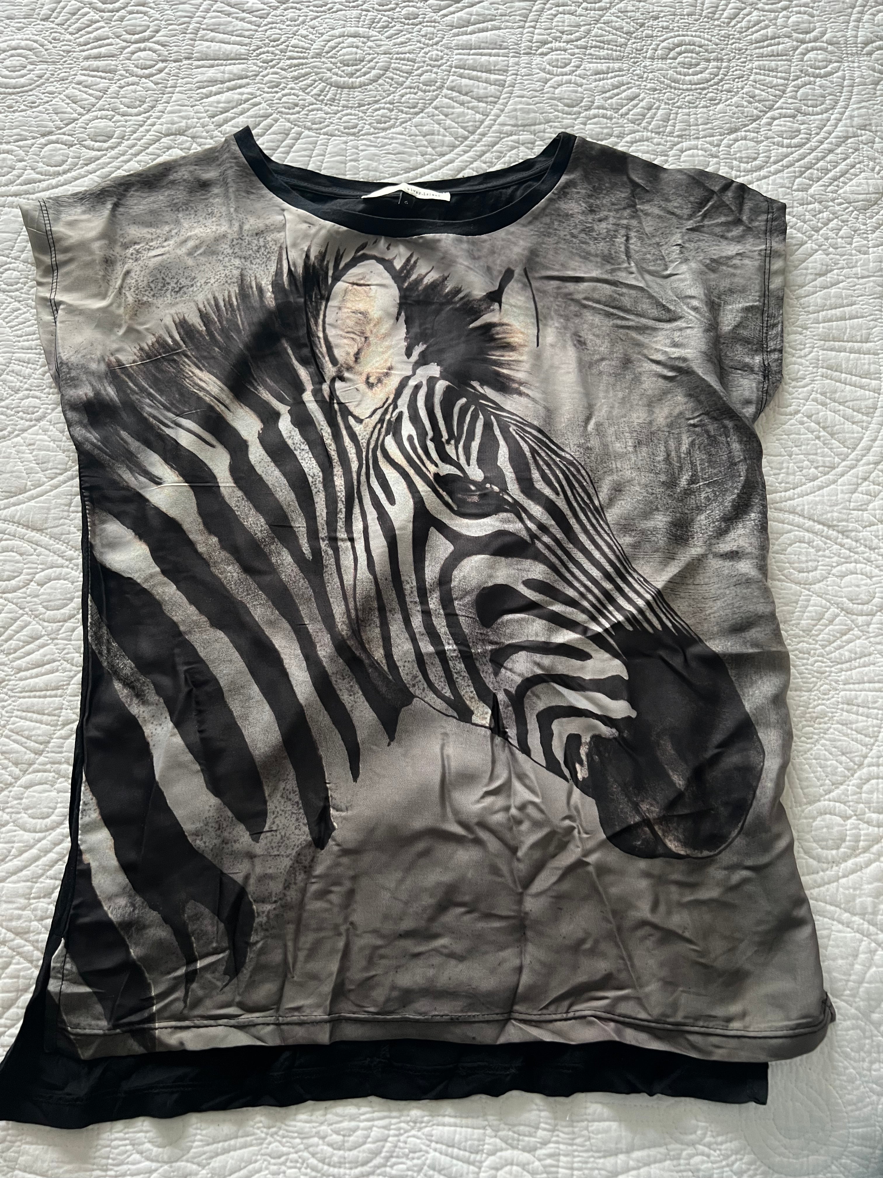 Black graphic top