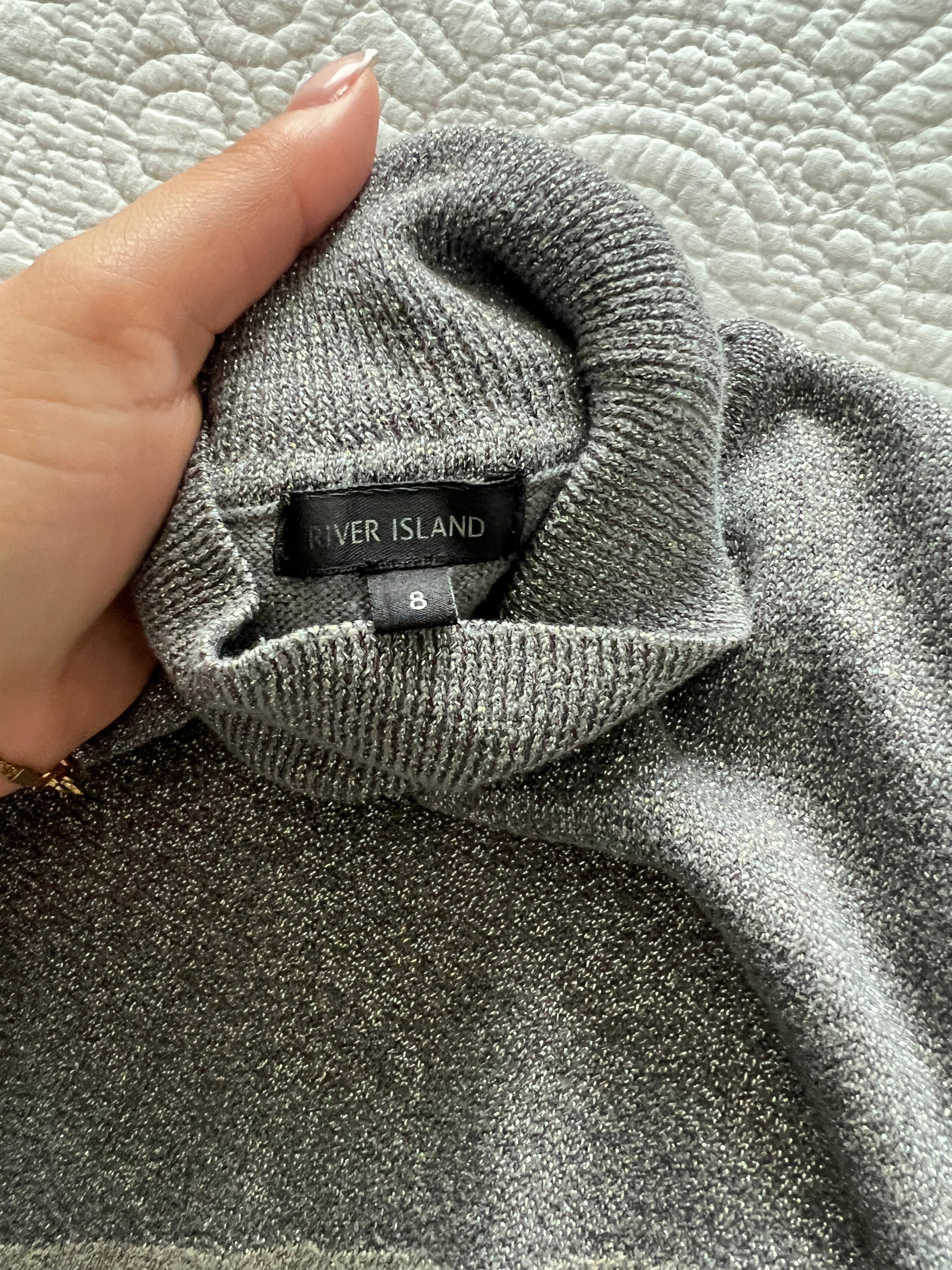 Turtle neck grey top