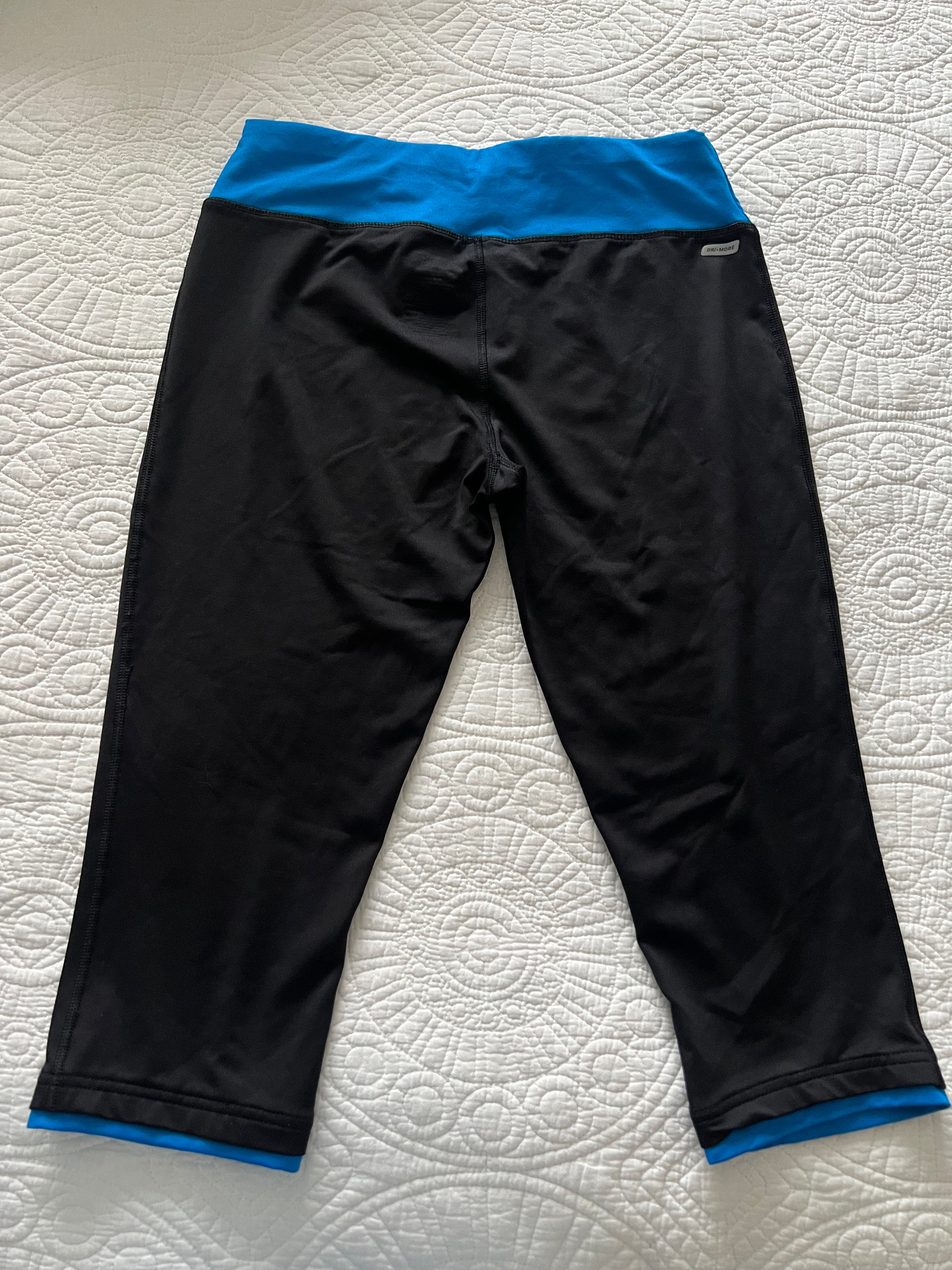 Black Danskin capri leggings
