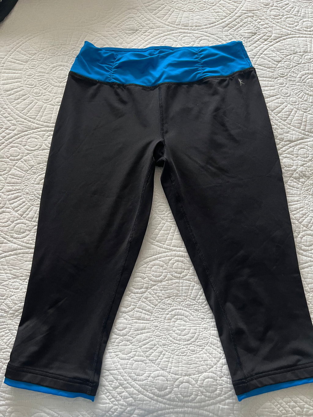Black Danskin capri leggings