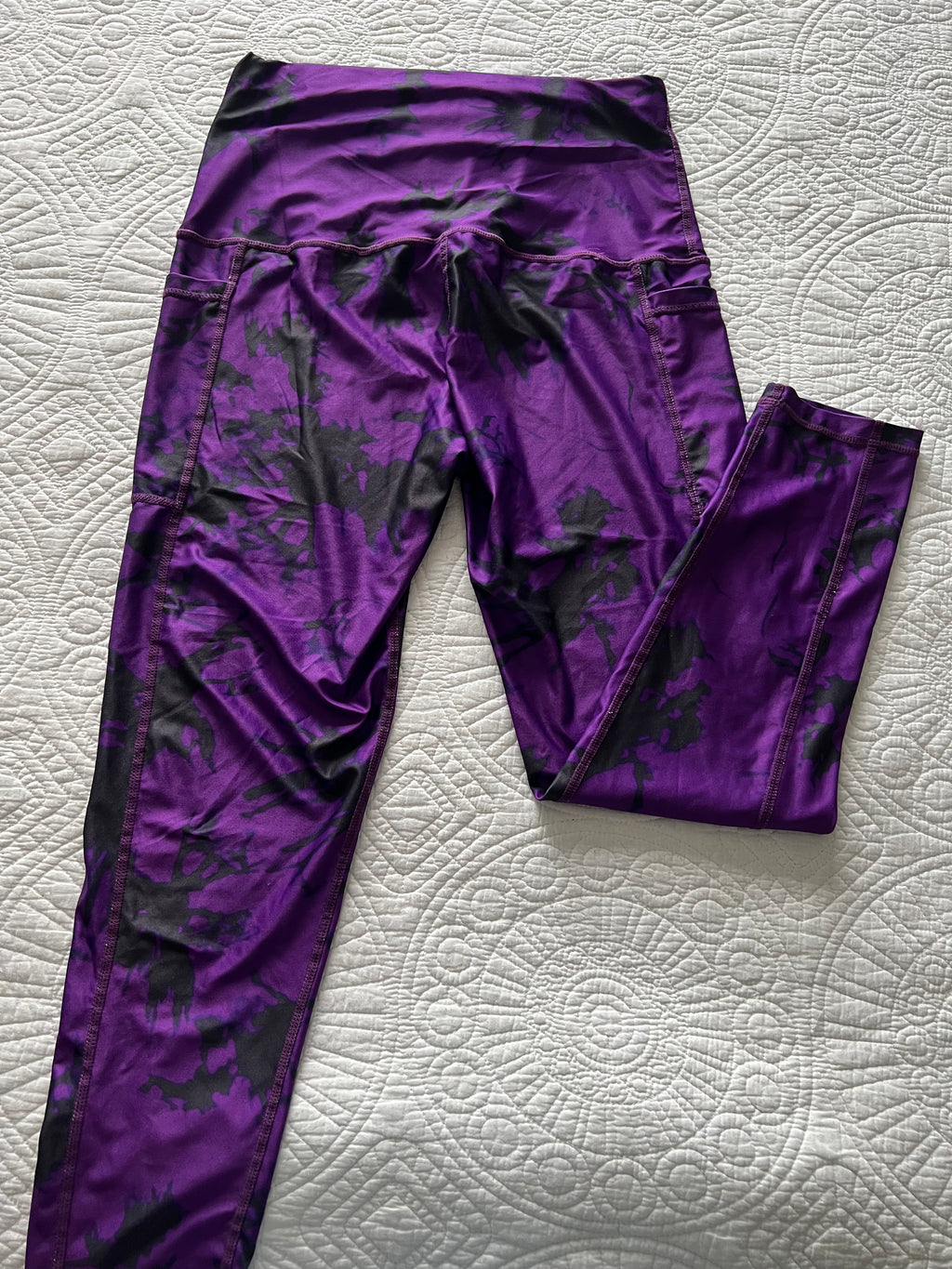 Black/purple leggings