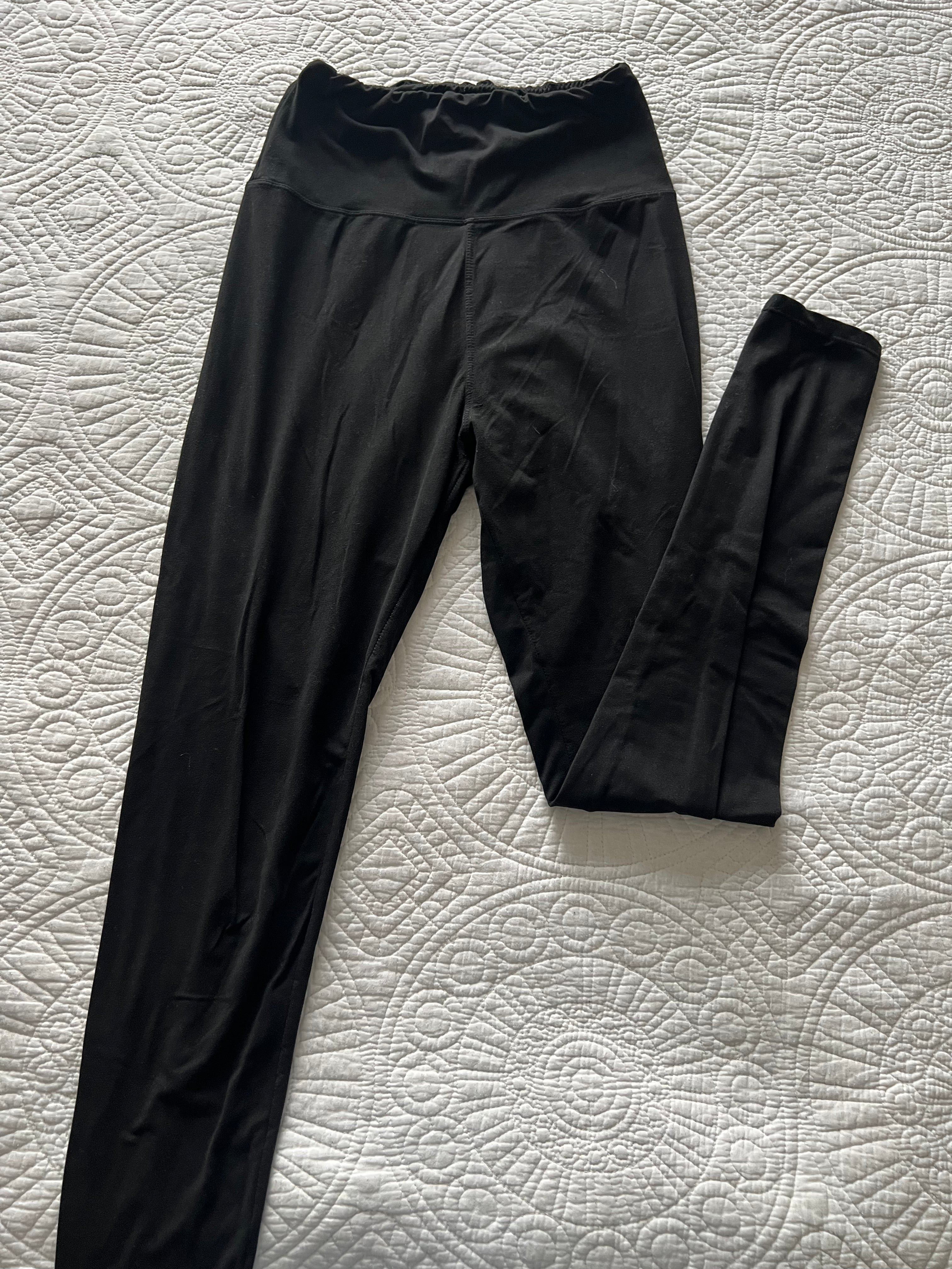 Black leggings