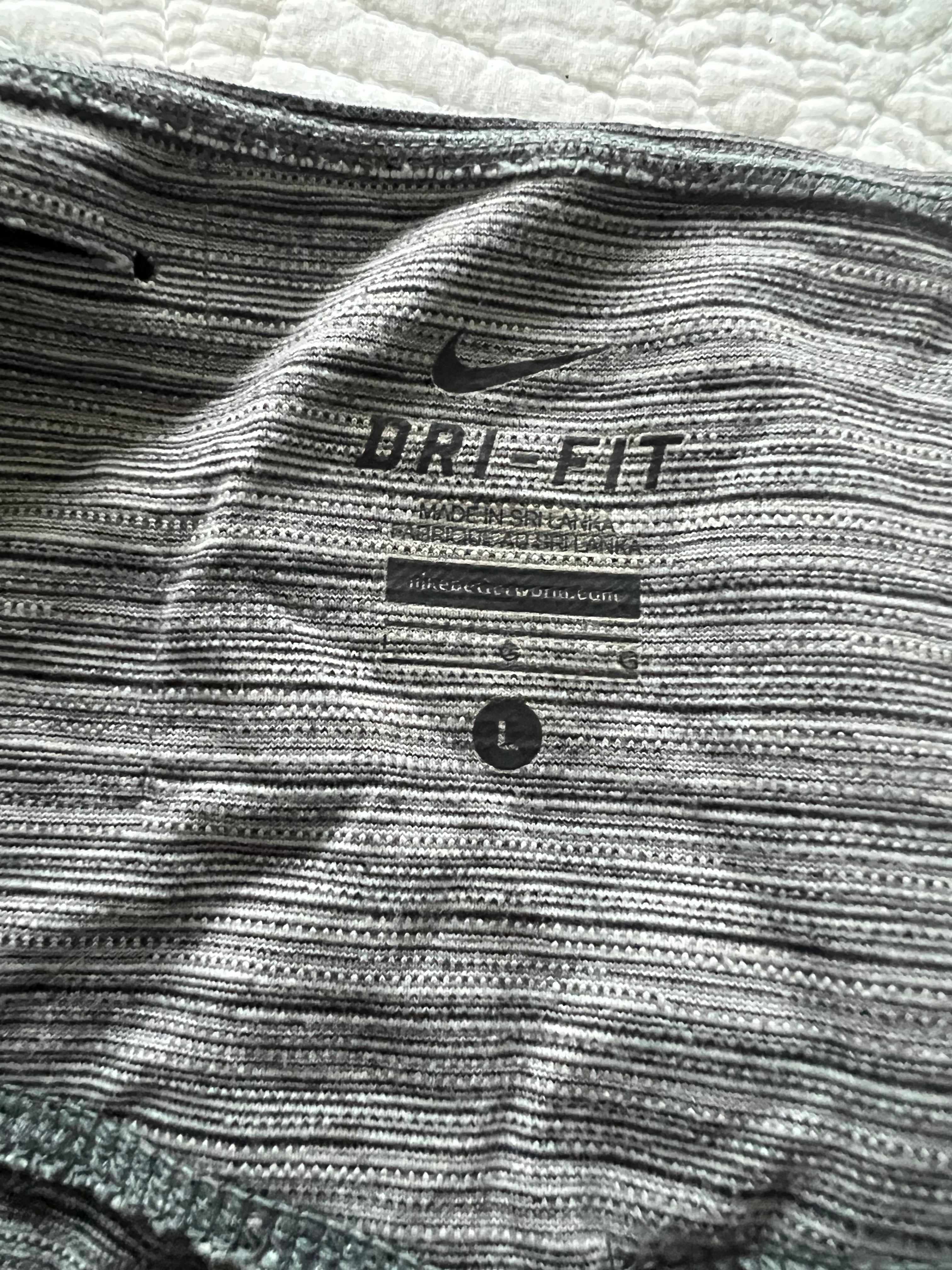 Grey Nike leggings