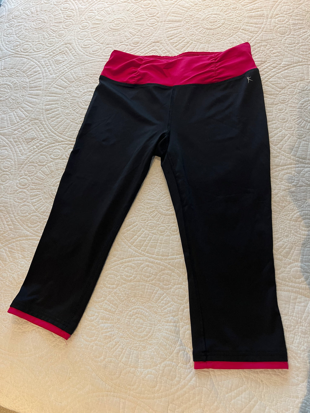 Black Danskin capri leggings
