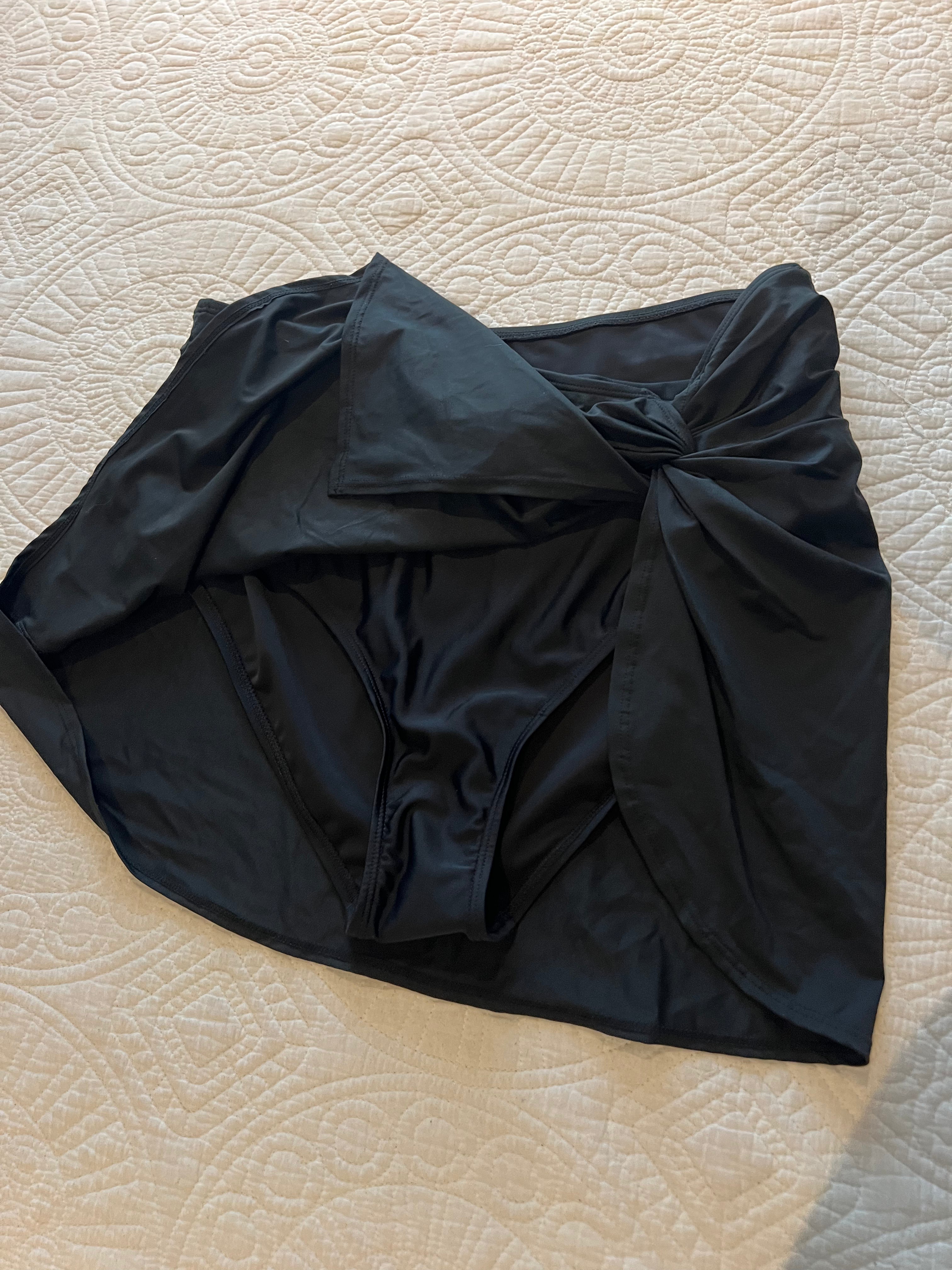 Black skort