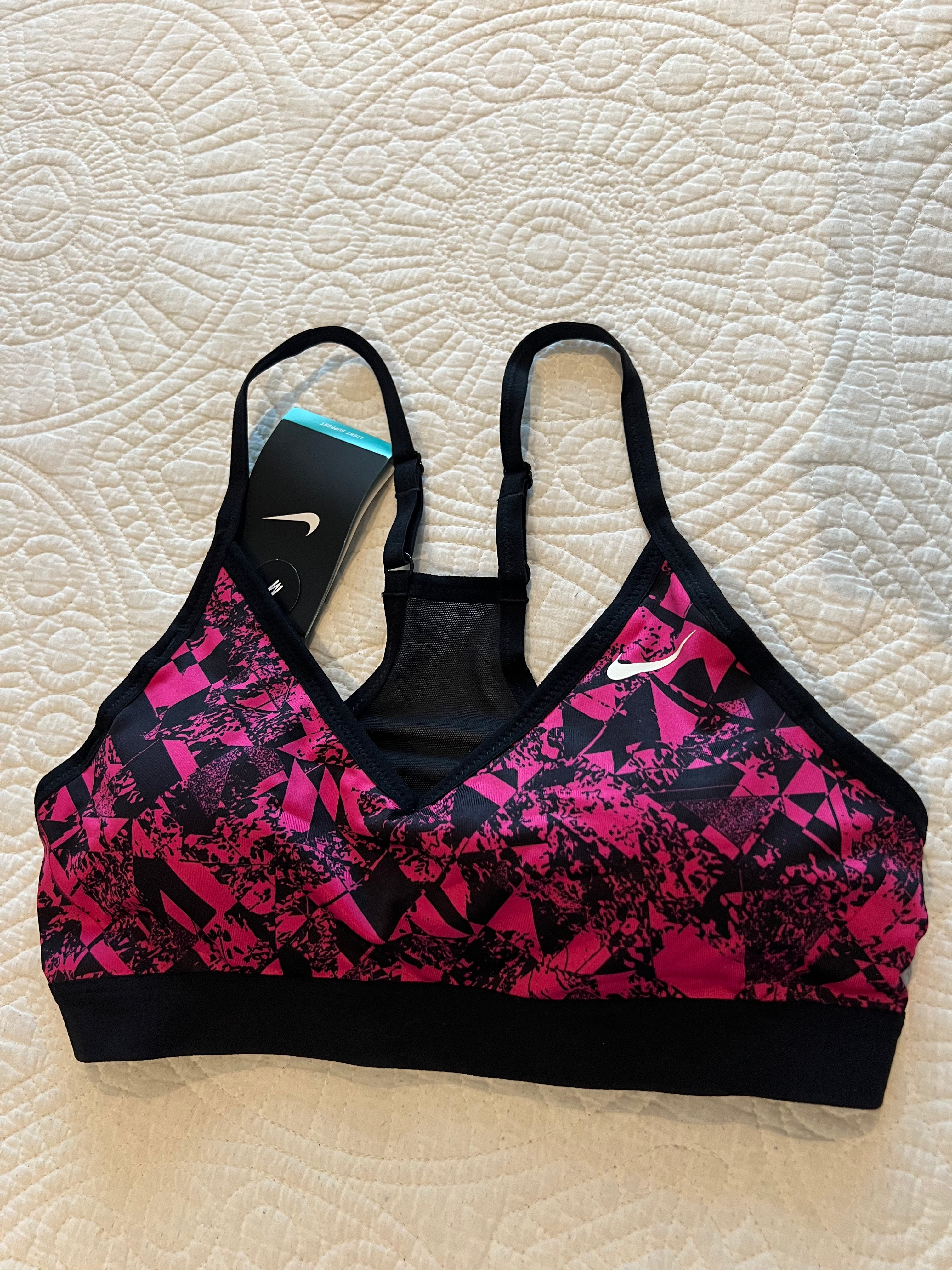 Black/pink Nike sports bra