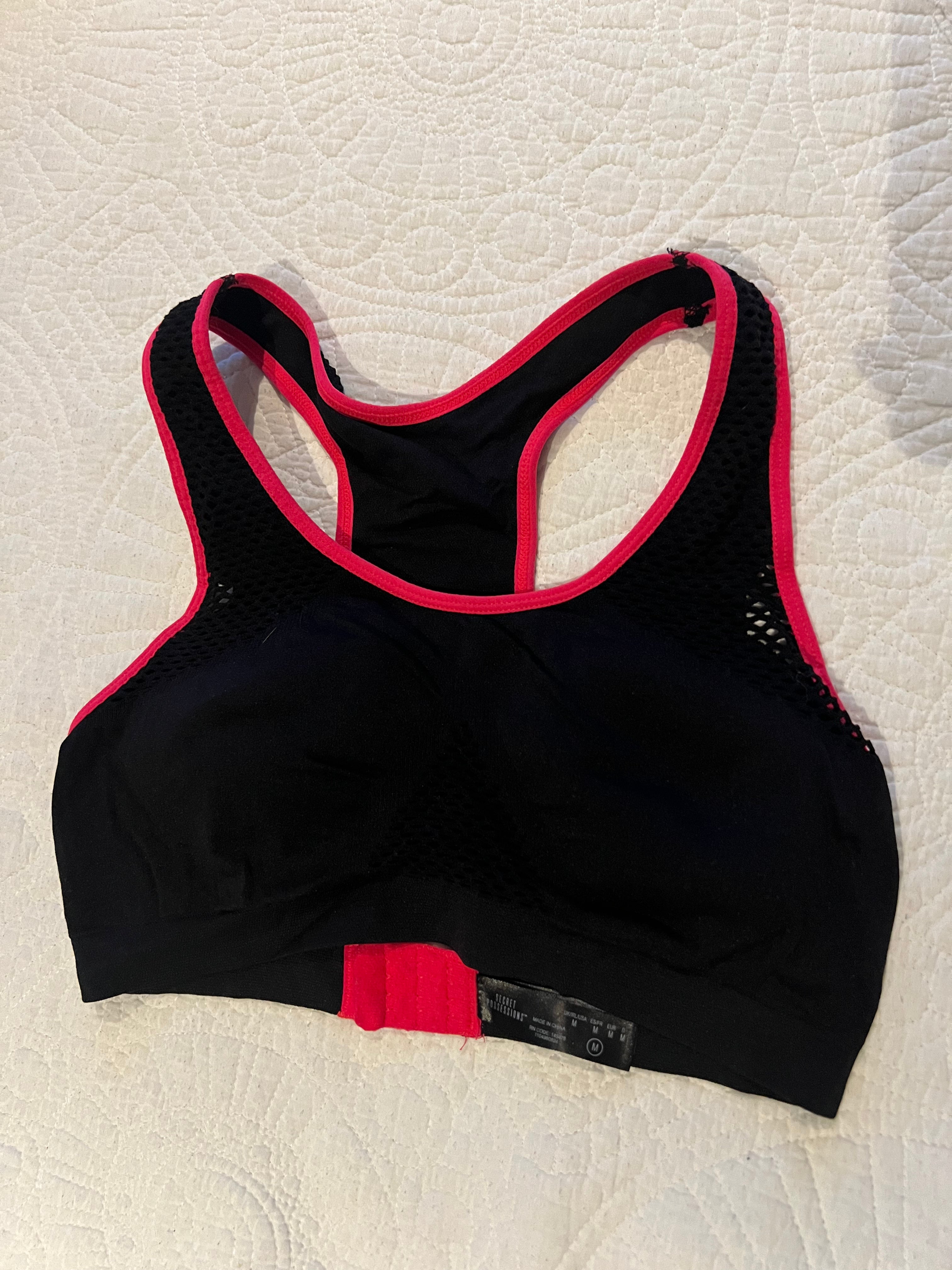Black sports bra