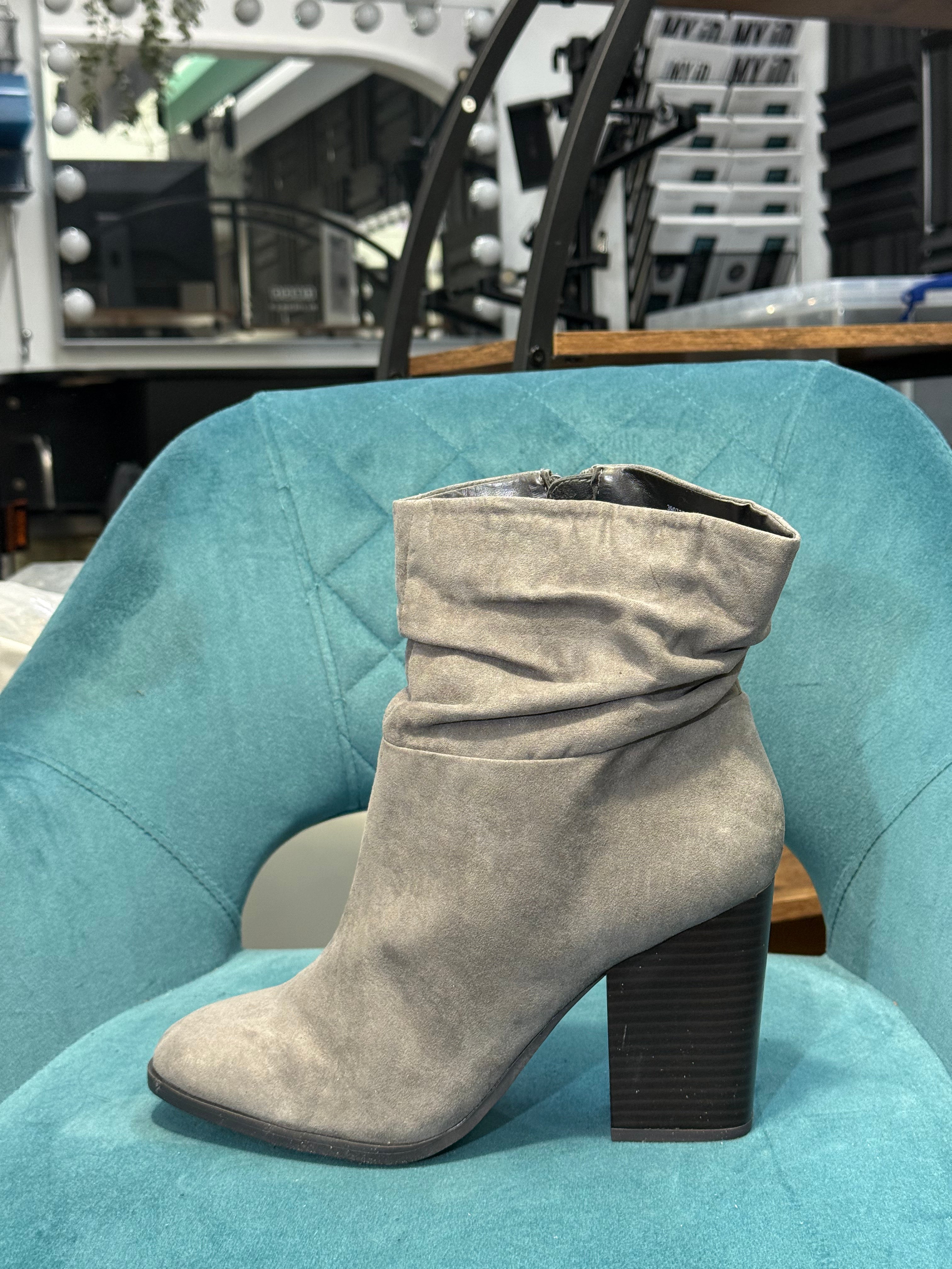 Women’s Grey Suede Block Heel Ankle Boots – Slouch Style