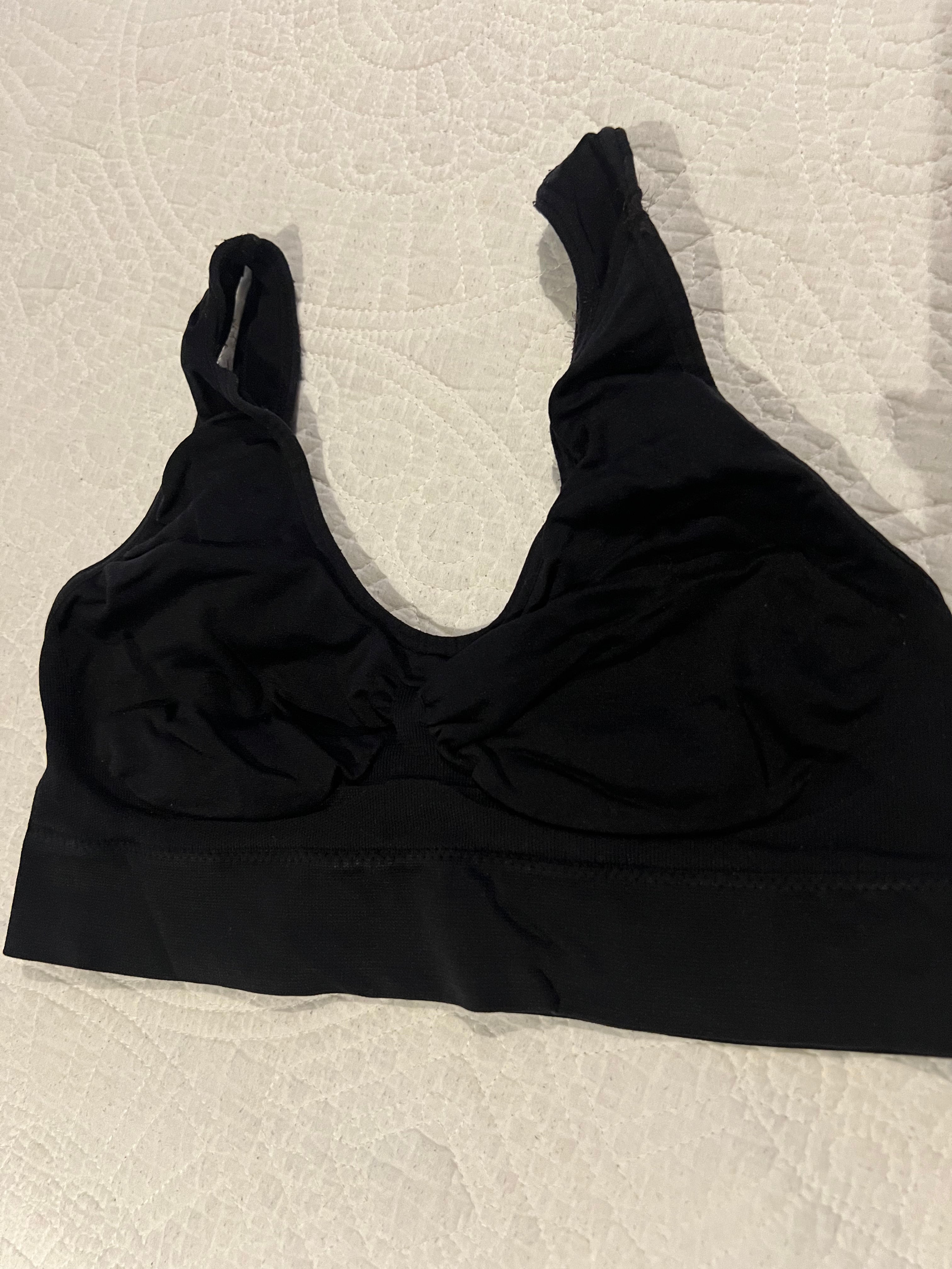 Black sports bra
