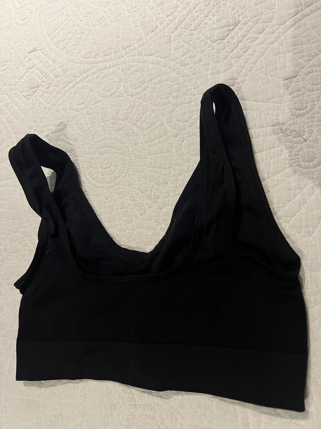 Black sports bra