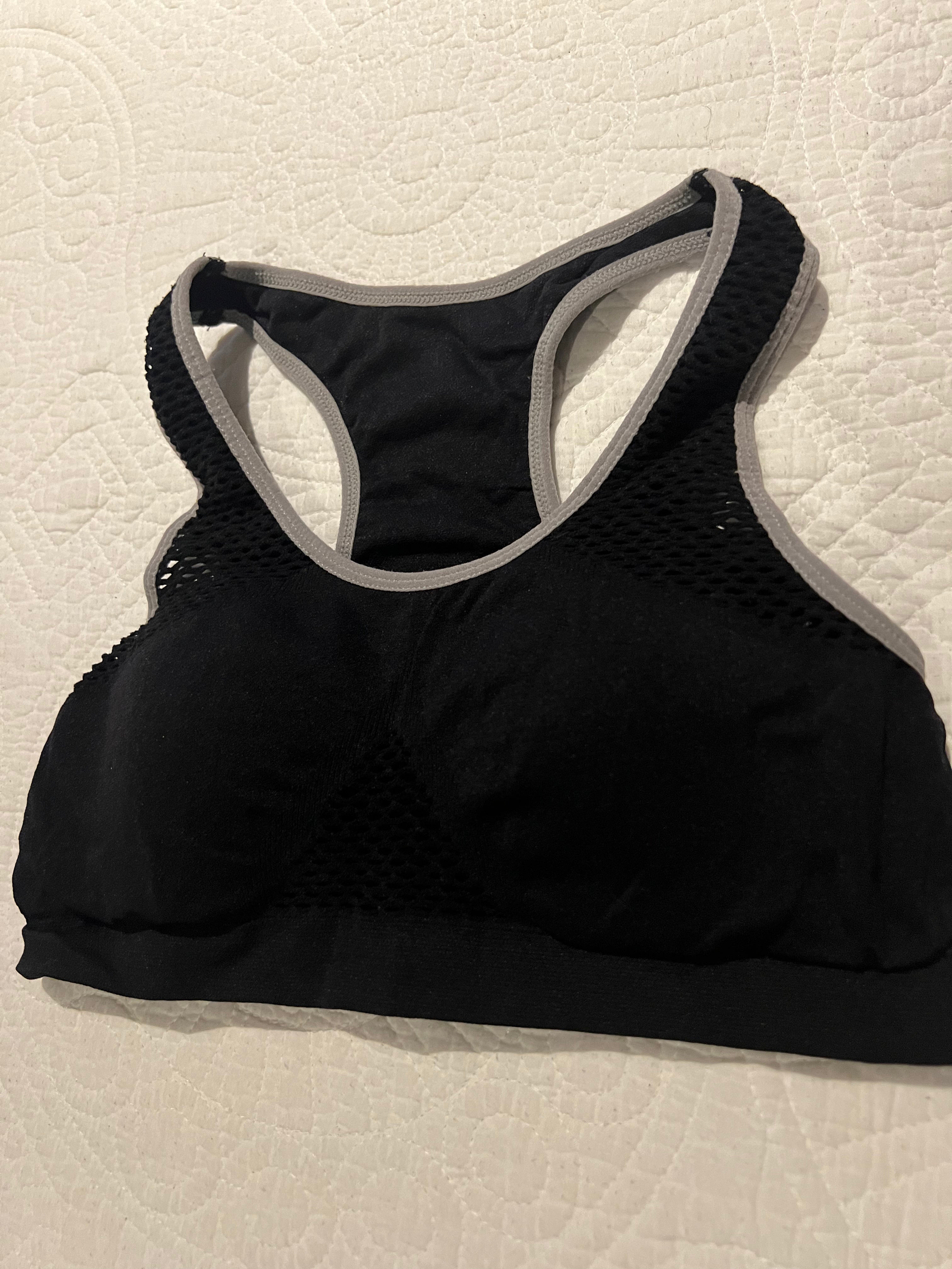 Black sports bra