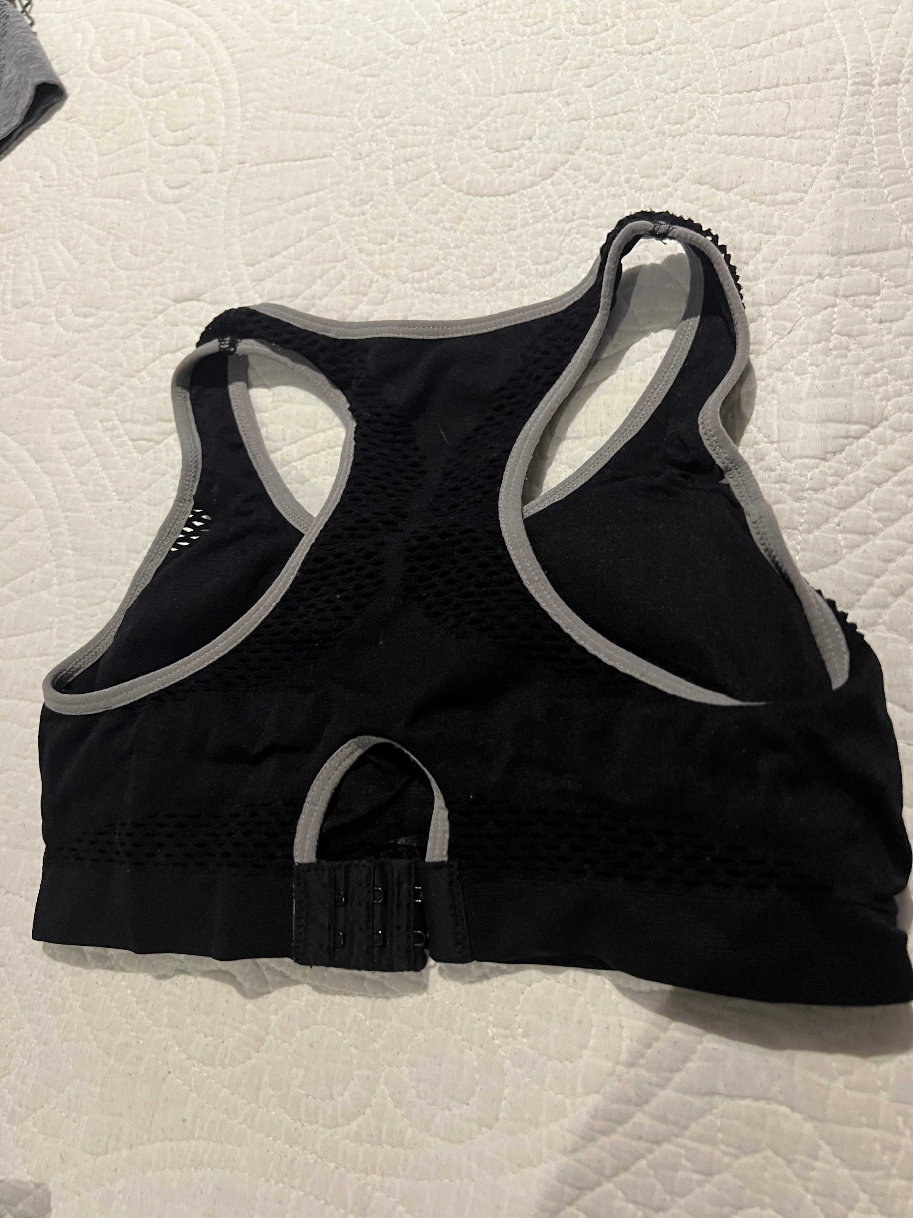 Black sports bra