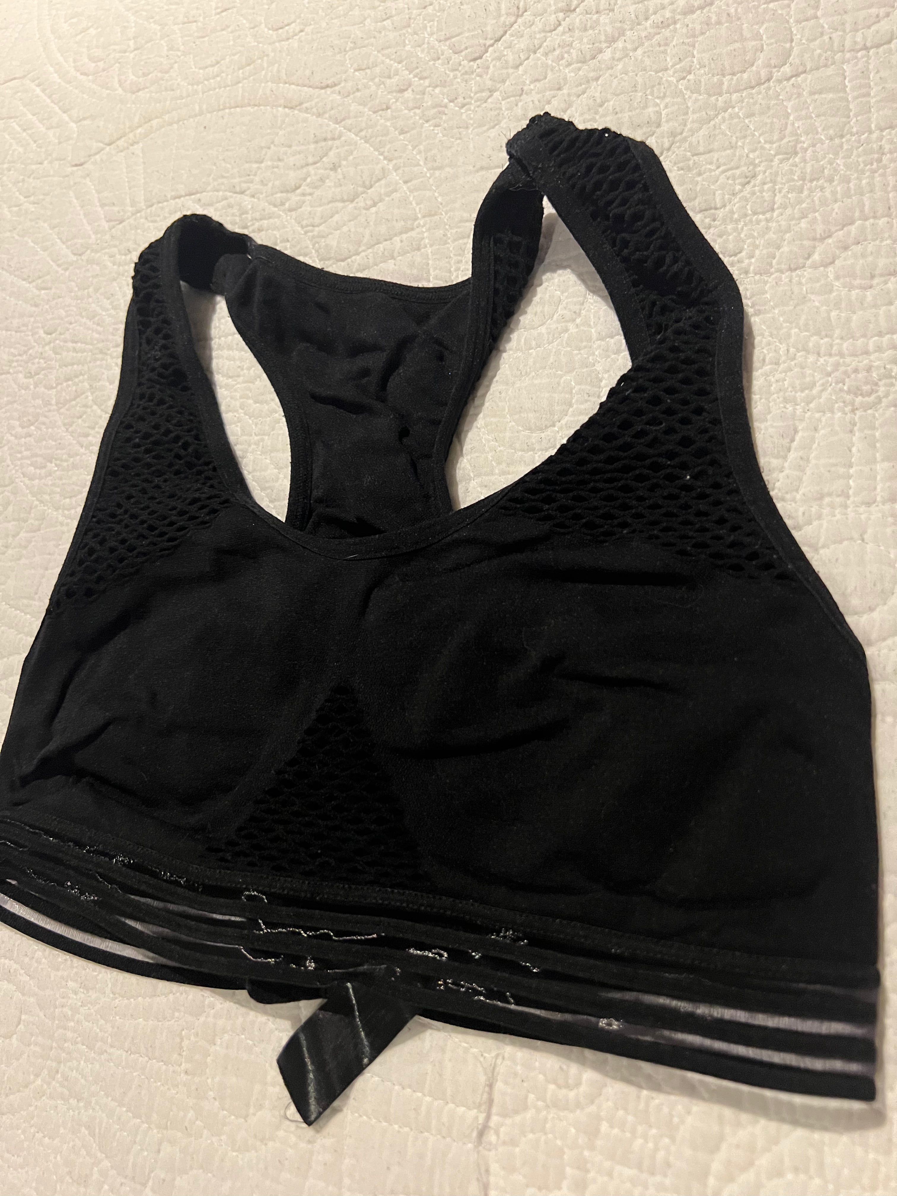 Black sports bra