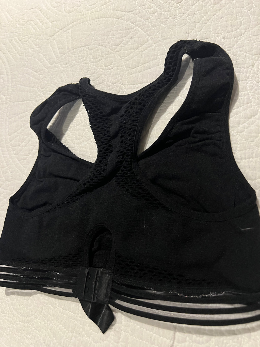Black sports bra