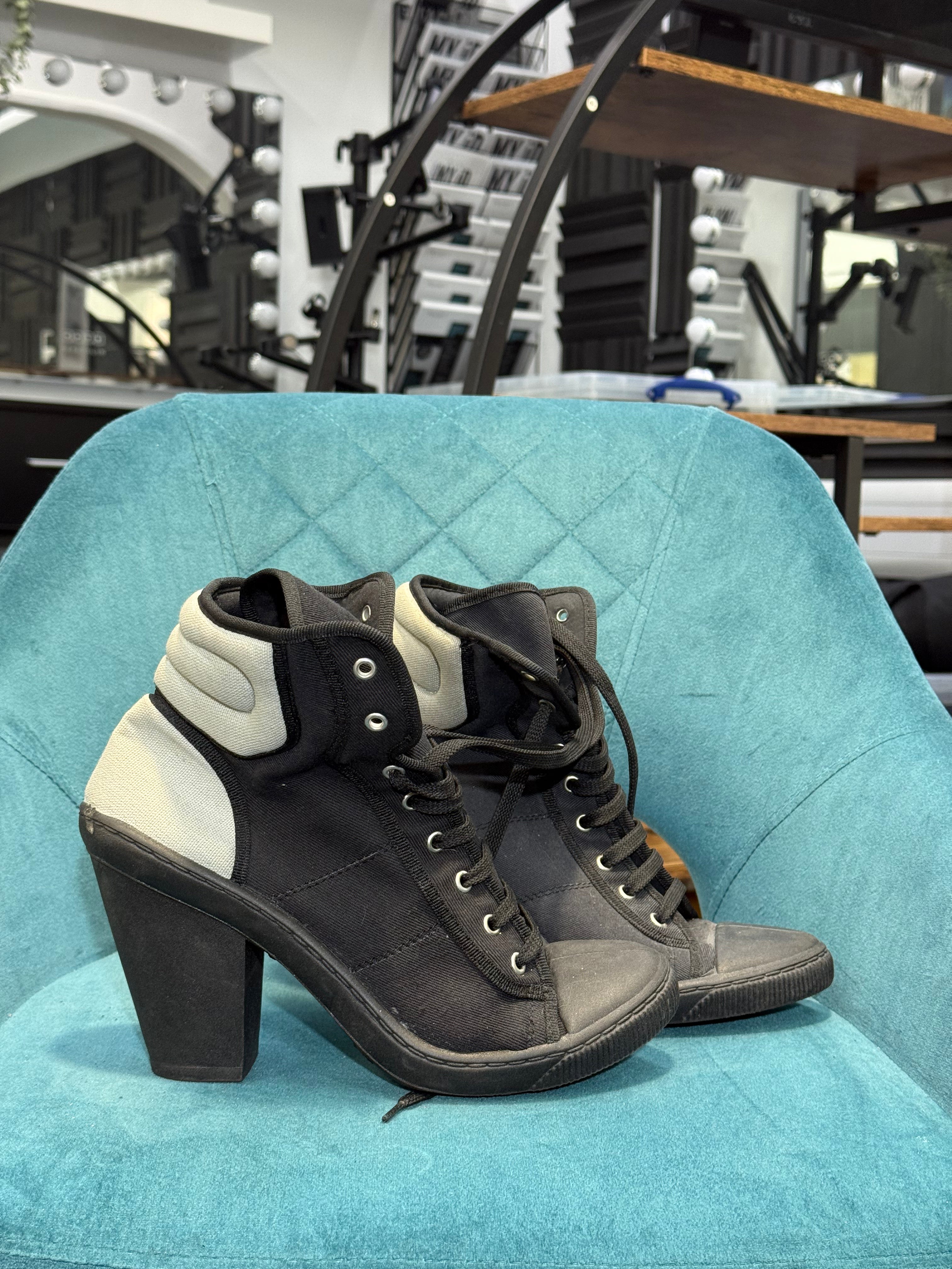 Women’s Grey/Black Platform Lace-Up Ankle Boots