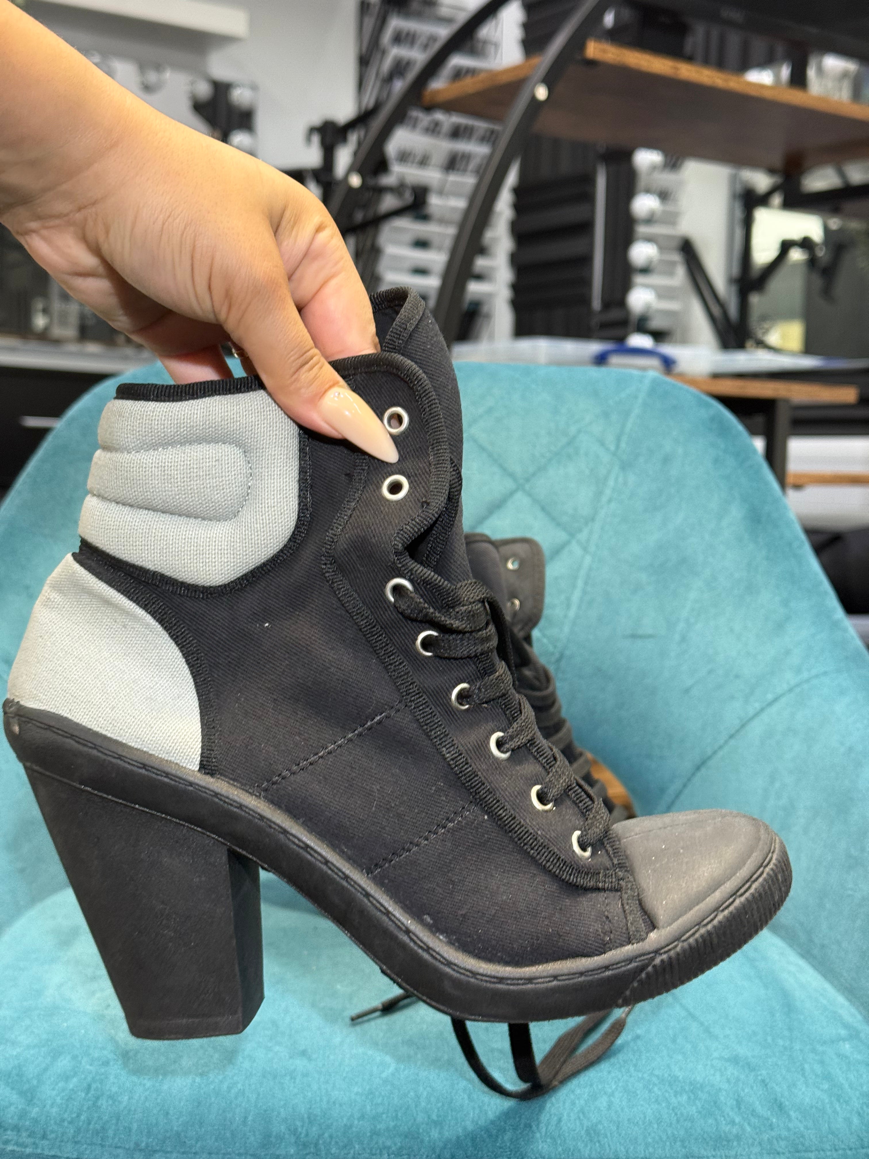 Women’s Grey/Black Platform Lace-Up Ankle Boots