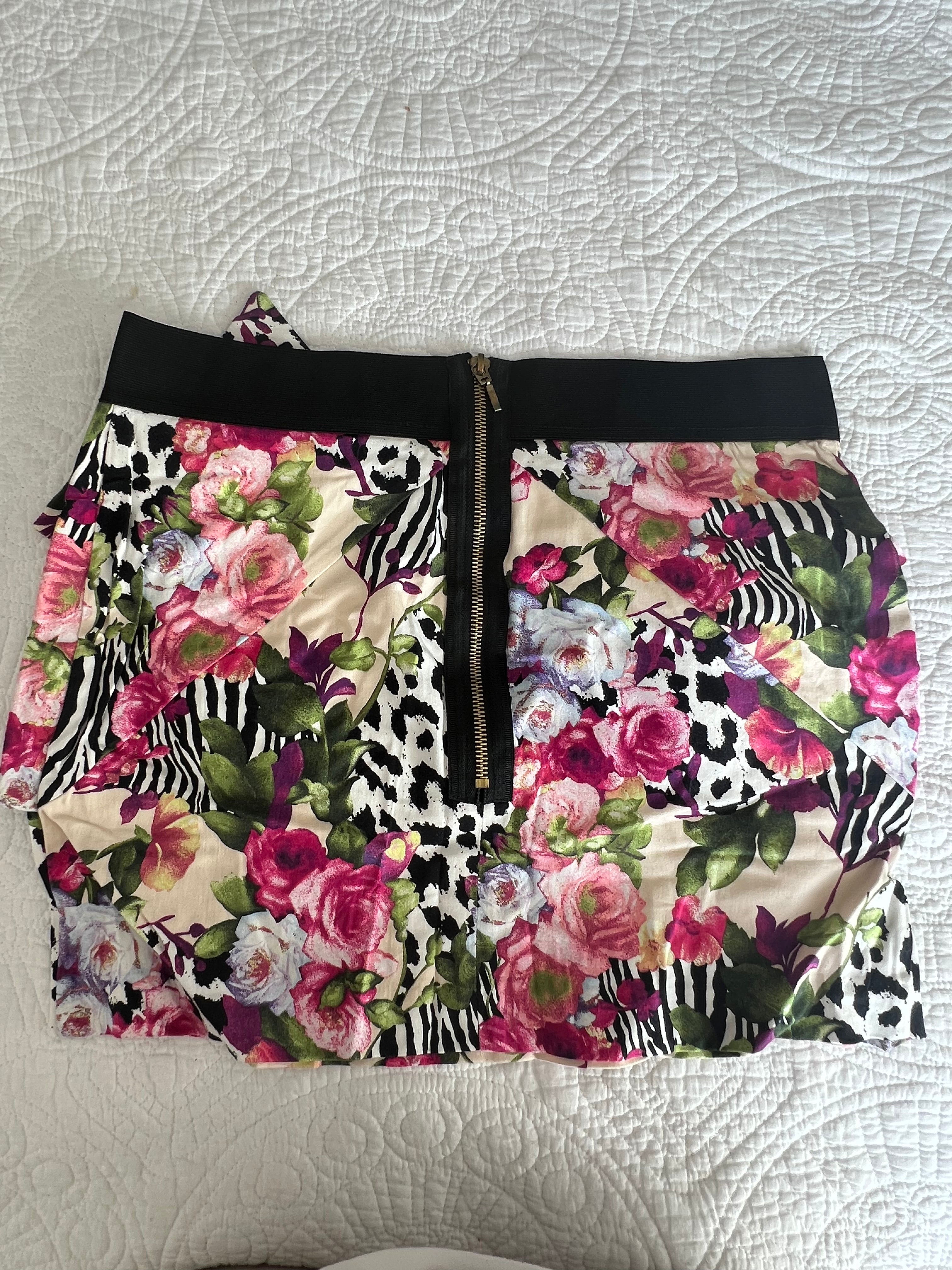 Mini floral skirt