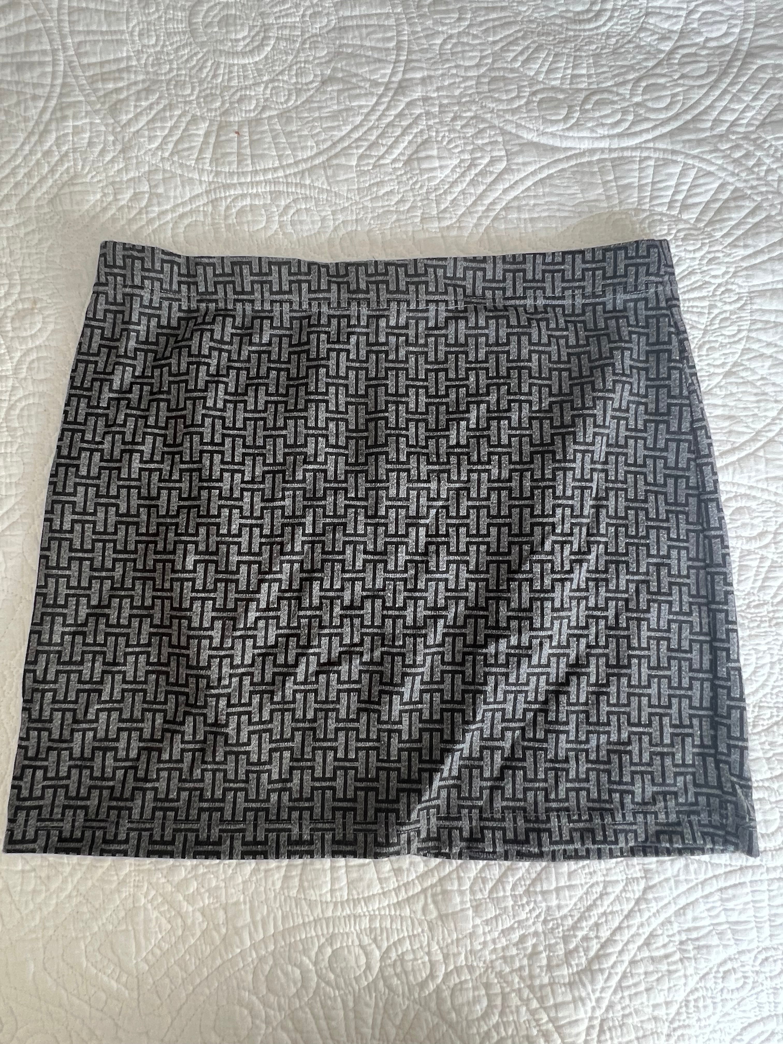 Grey mini skirt