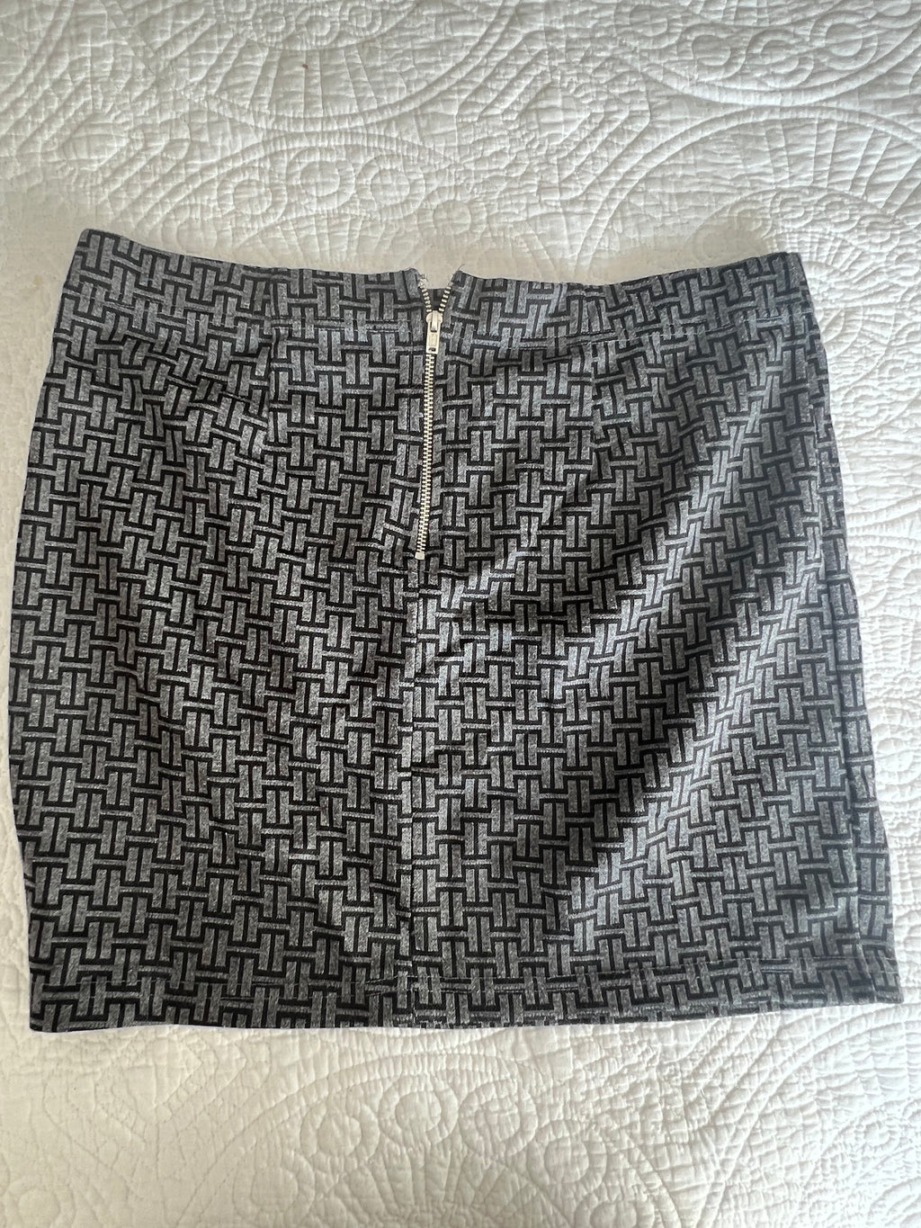 Grey mini skirt