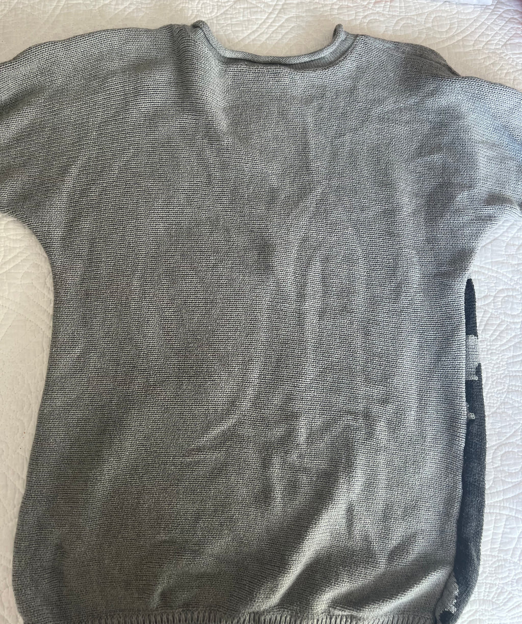 Grey graphic short sleeve jumper