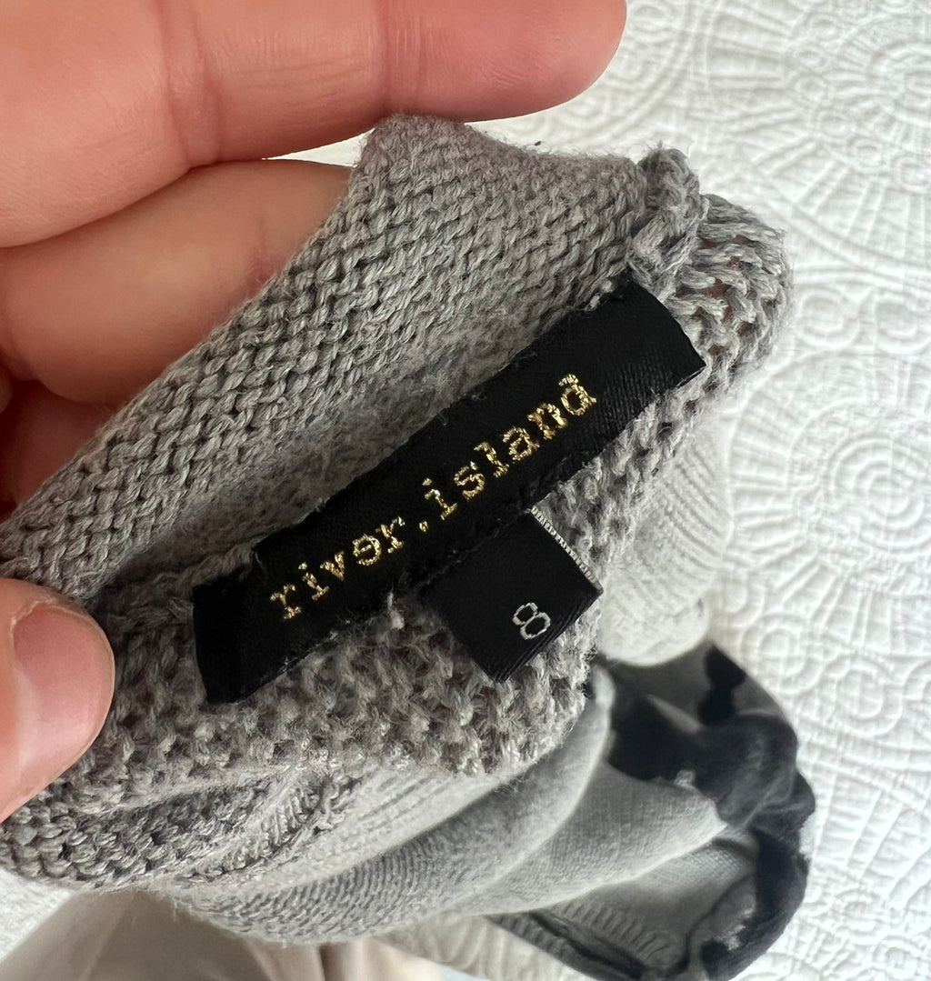 Grey graphic short sleeve jumper
