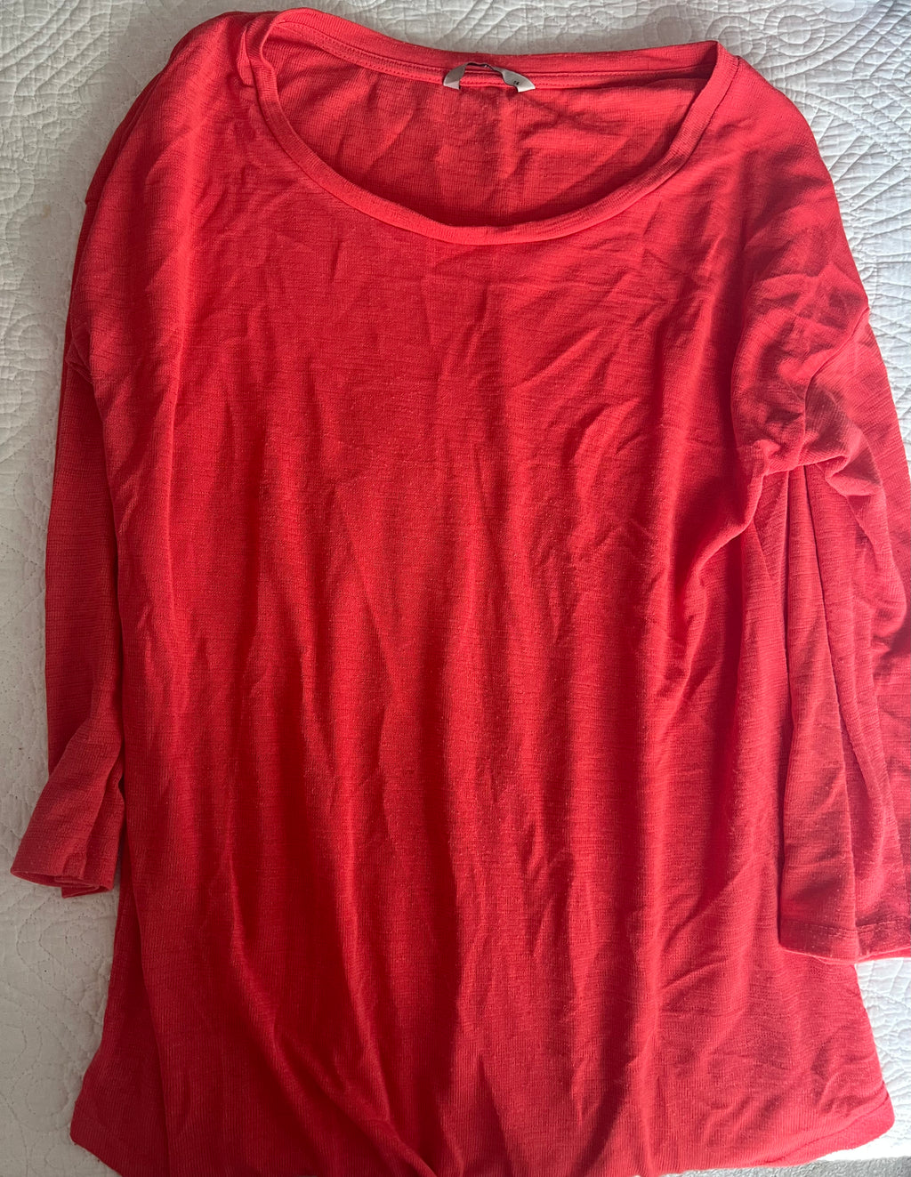 Red quarter sleeve top
