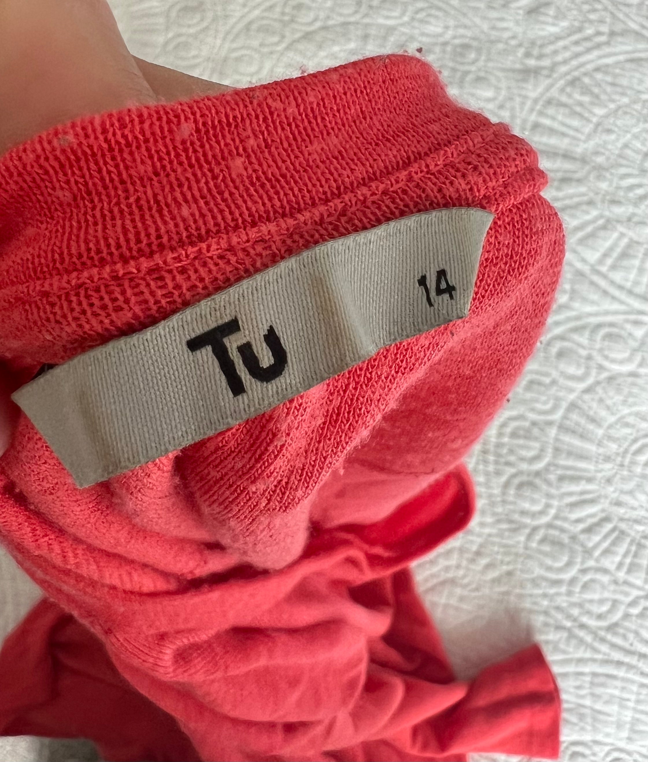 Red quarter sleeve top