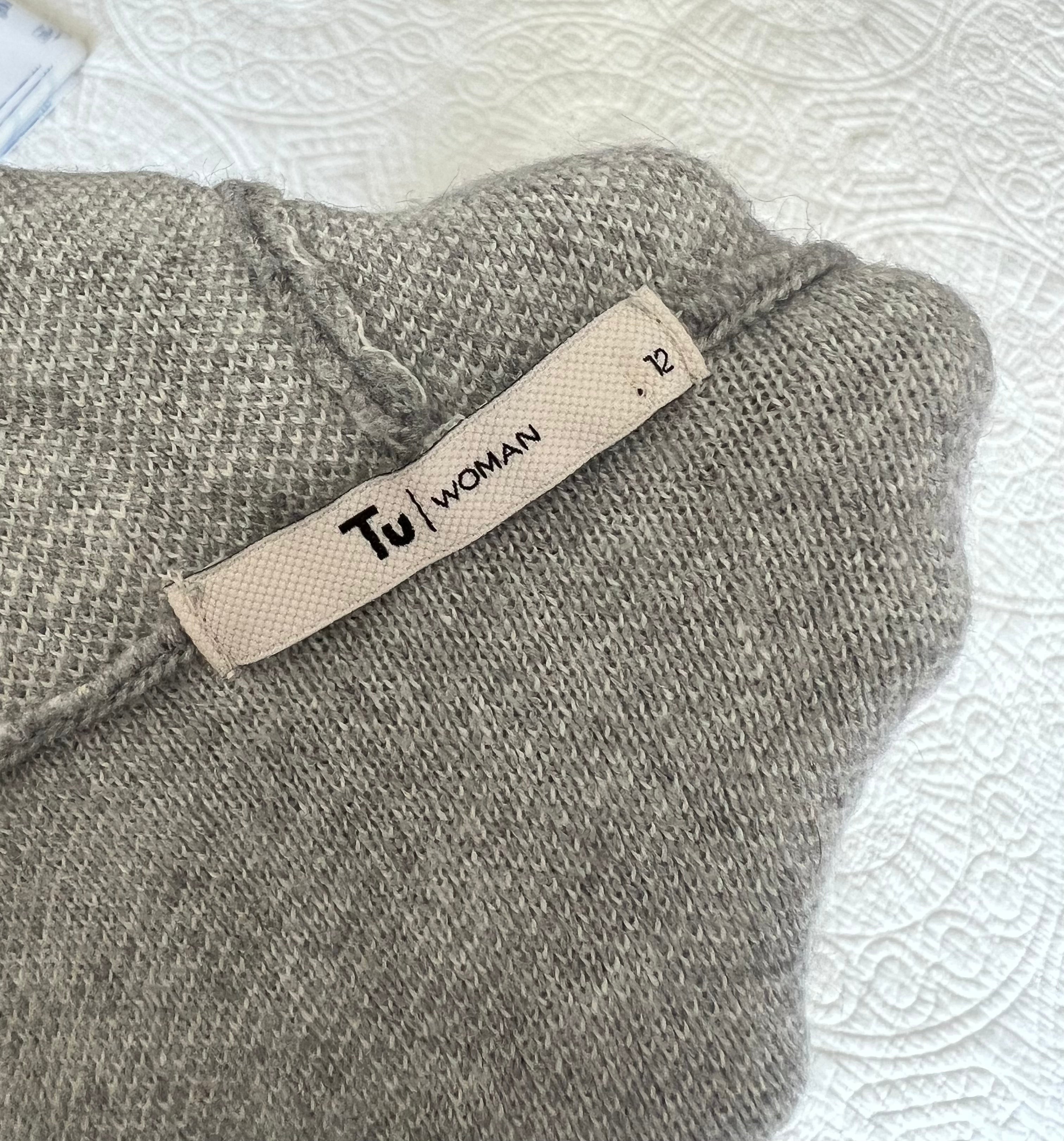 Grey cardigan with hood