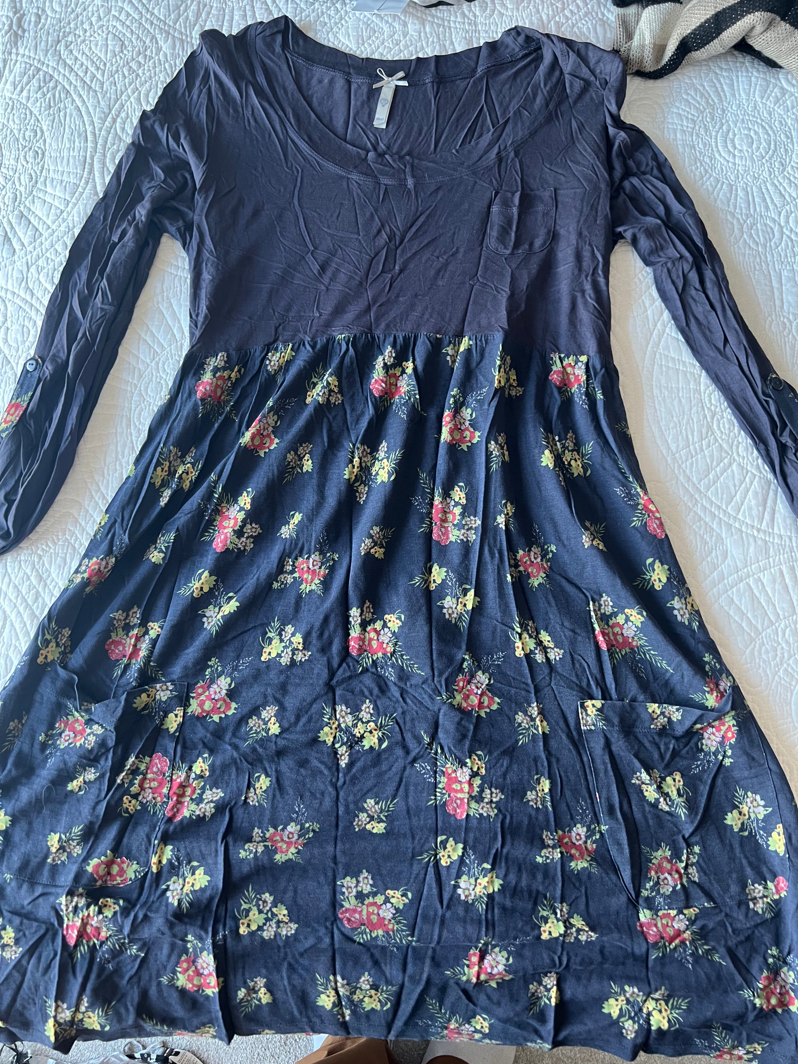 Navy flower print dress