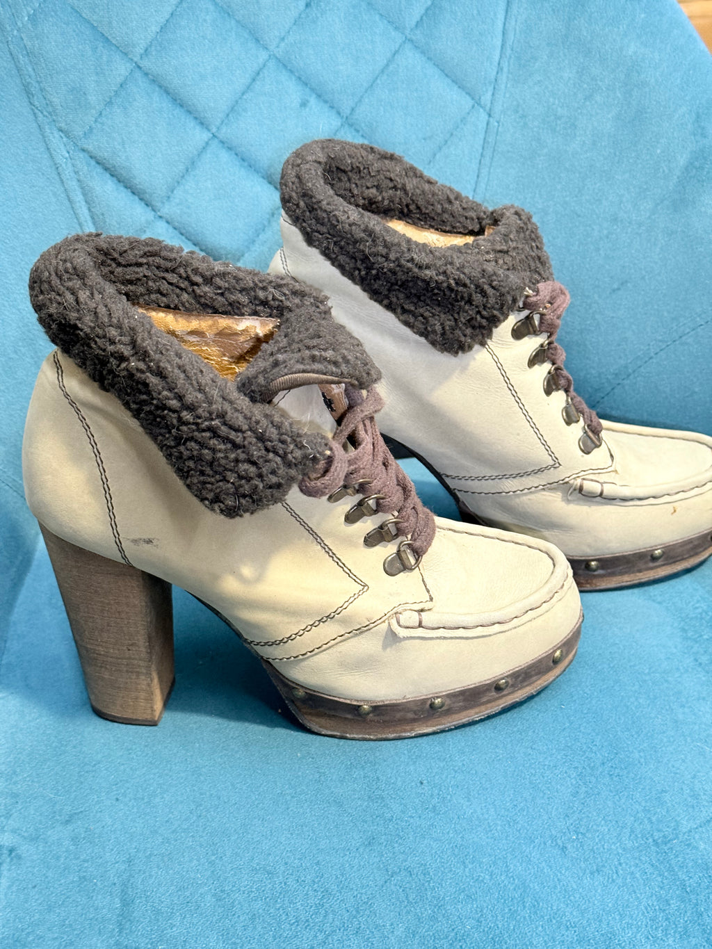 White/cream ankle heel boots with fur