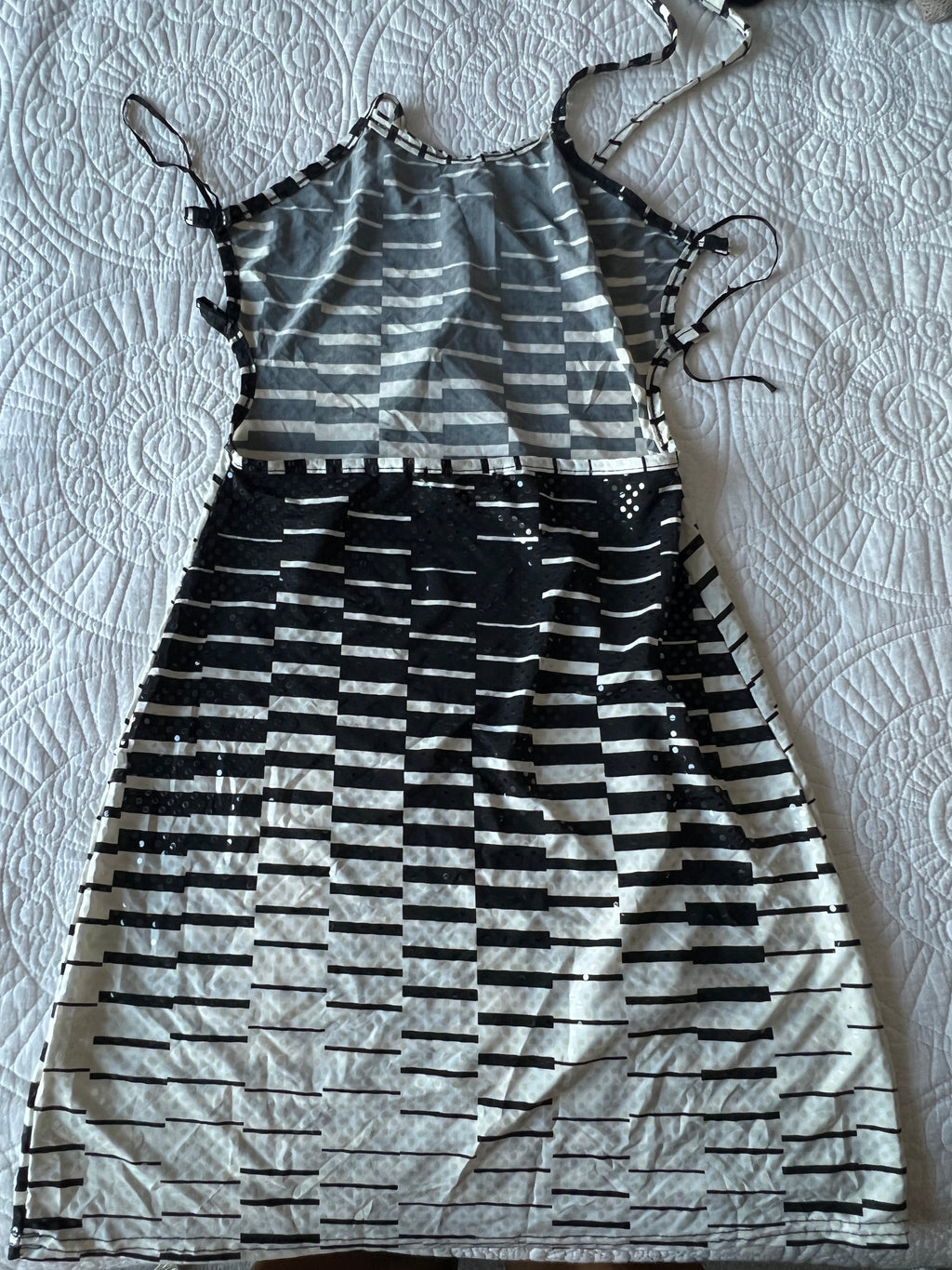 Black/white mini dress