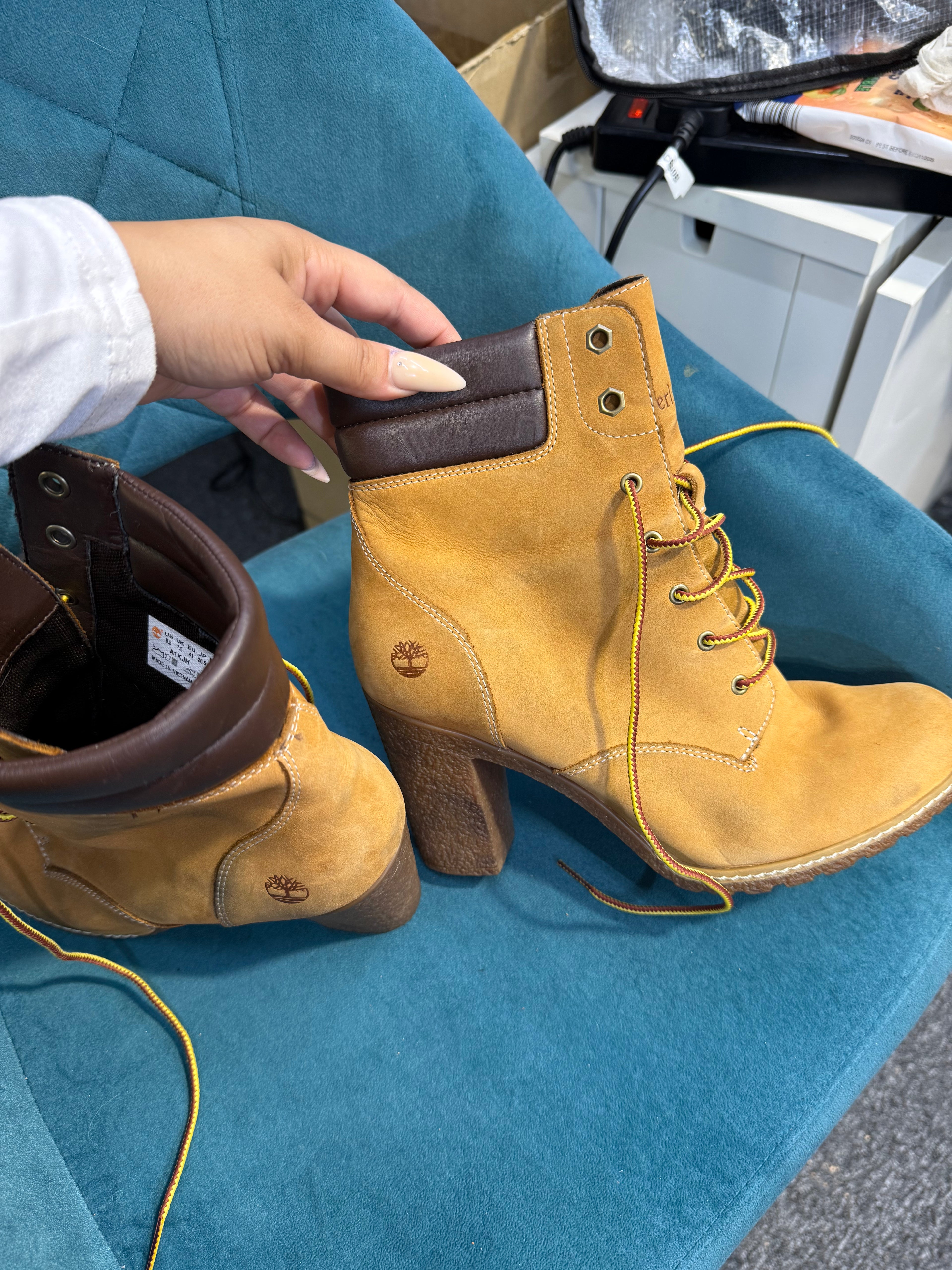 Timberland tan high heel boots