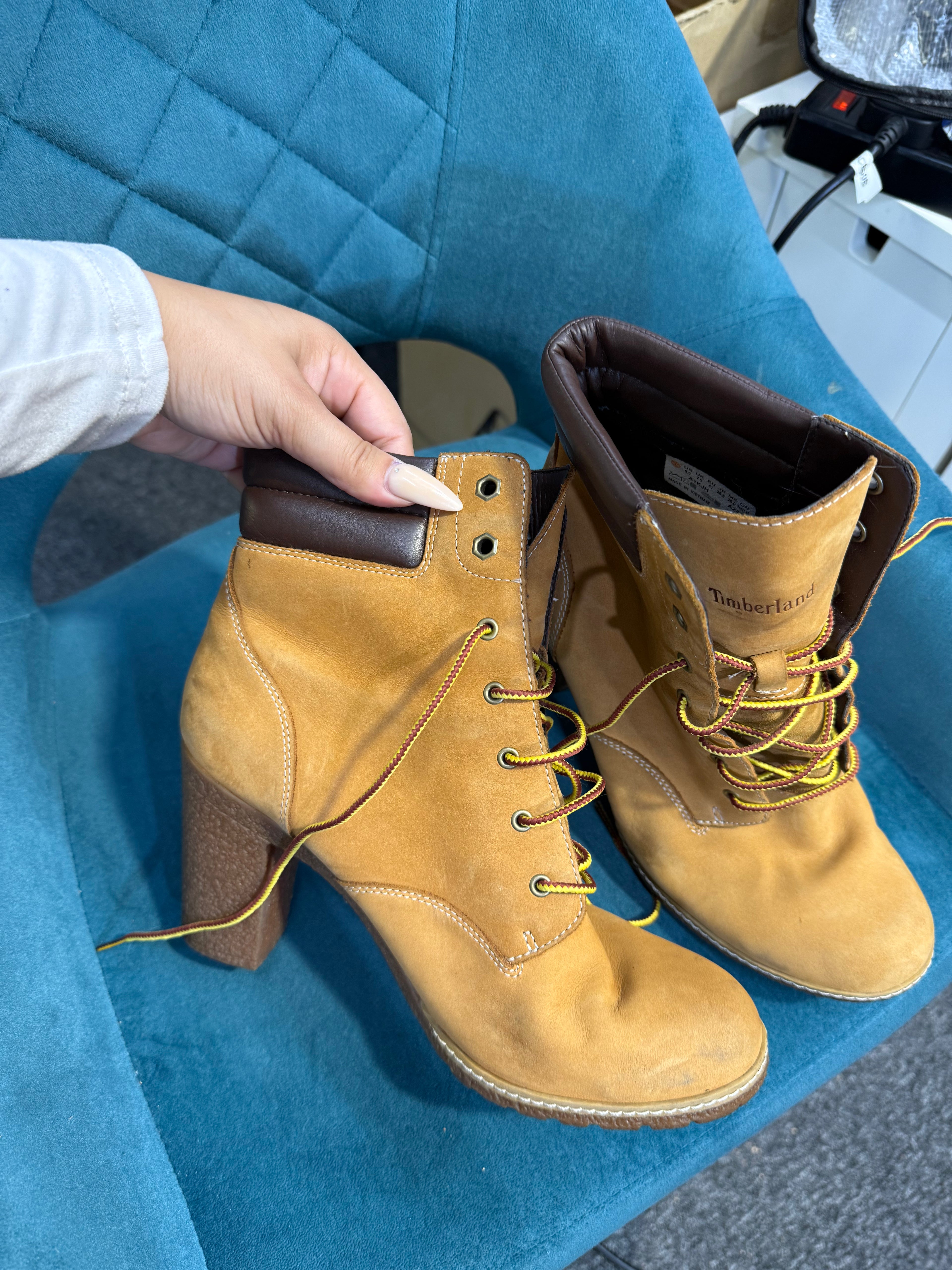 Timberland tan high heel boots